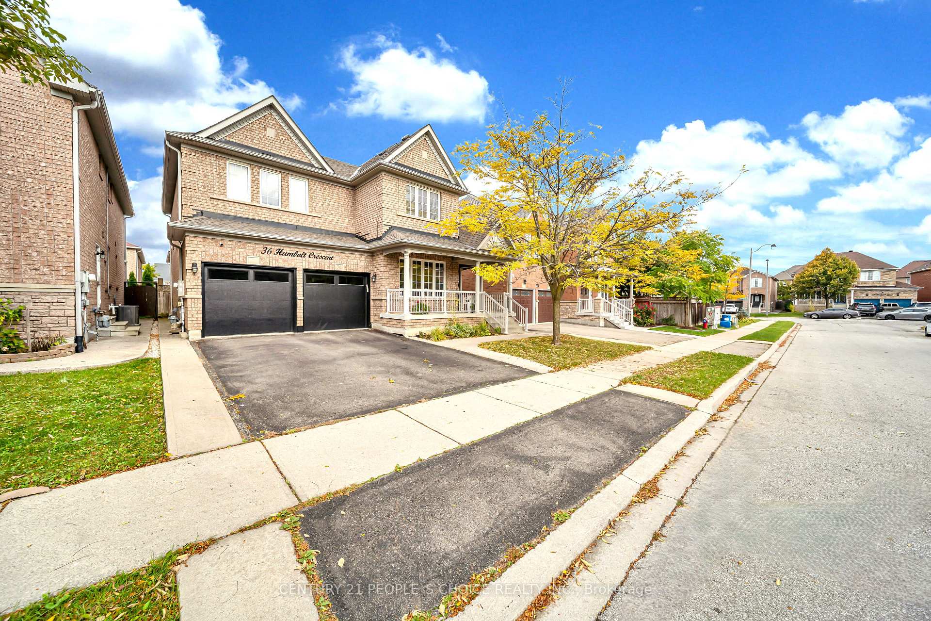 Photo 2 of 36 Humbolt Crescent, Brampton, Fletcher's Meadow — HOMEH