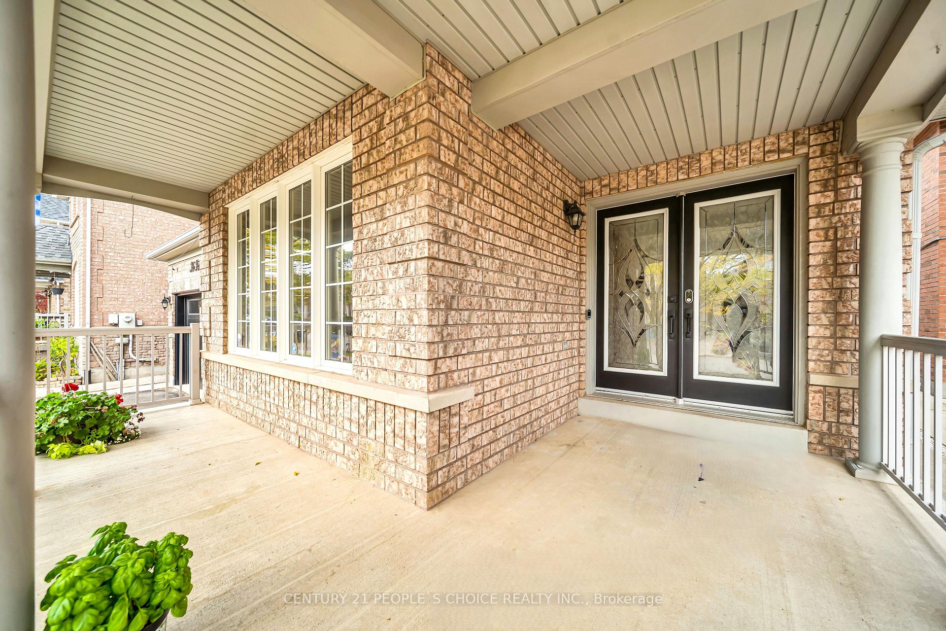 Photo 4 of 36 Humbolt Crescent, Brampton, Fletcher's Meadow — HOMEH