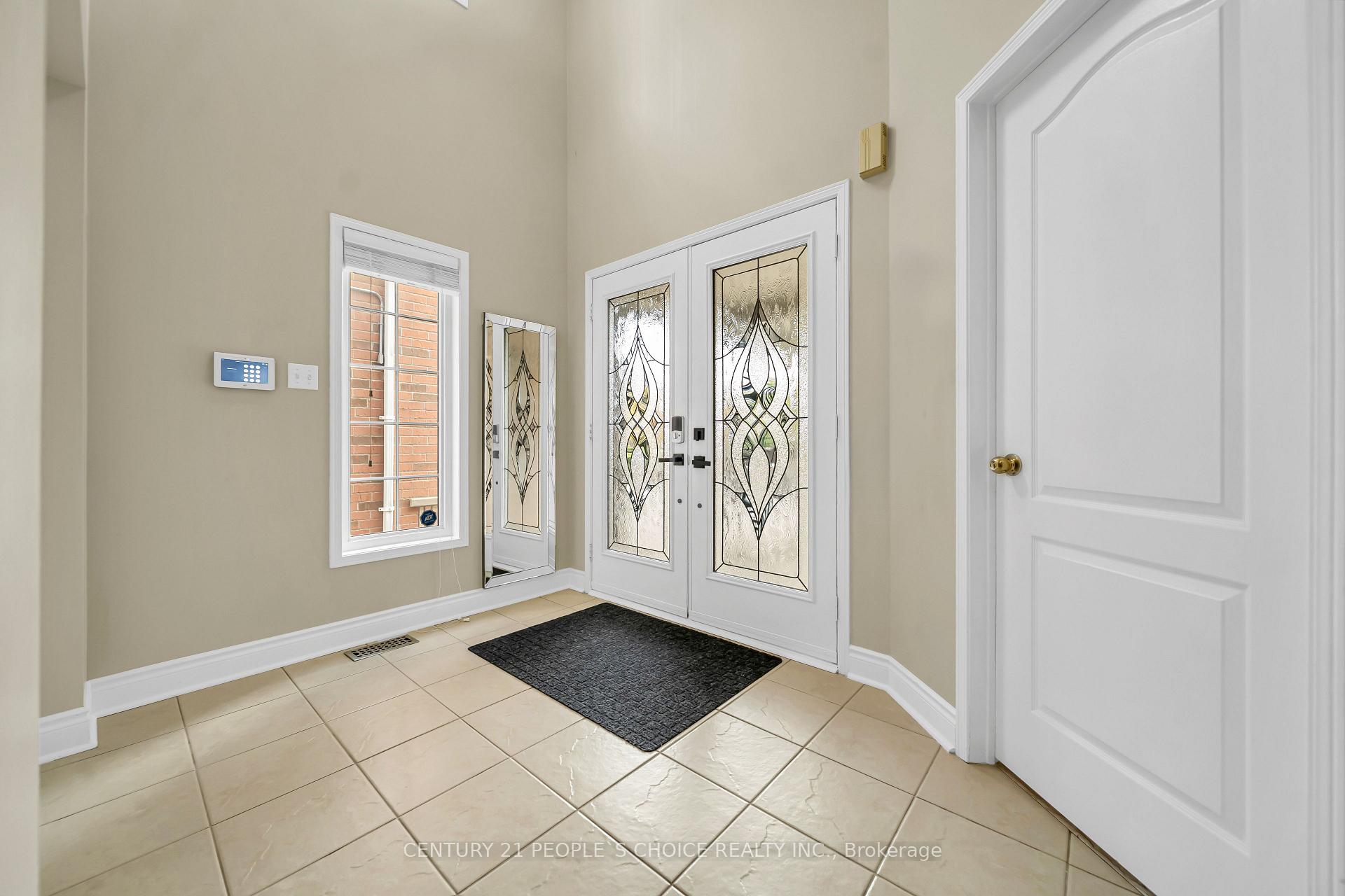 Photo 5 of 36 Humbolt Crescent, Brampton, Fletcher's Meadow — HOMEH