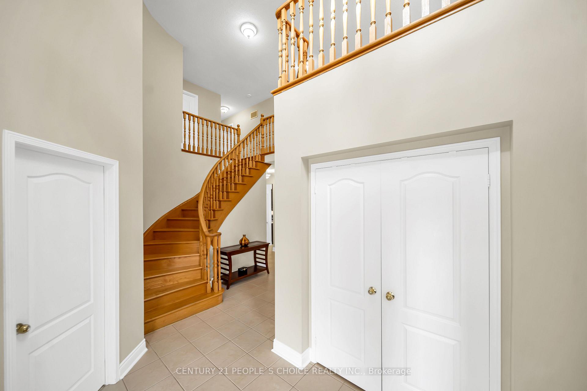 Photo 6 of 36 Humbolt Crescent, Brampton, Fletcher's Meadow — HOMEH