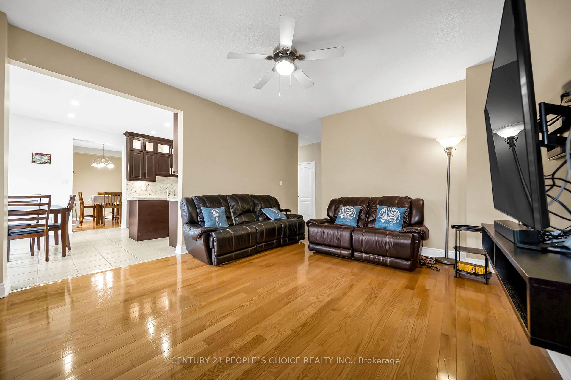 Photo 15 of 36 Humbolt Crescent, Brampton, Fletcher's Meadow — HOMEH