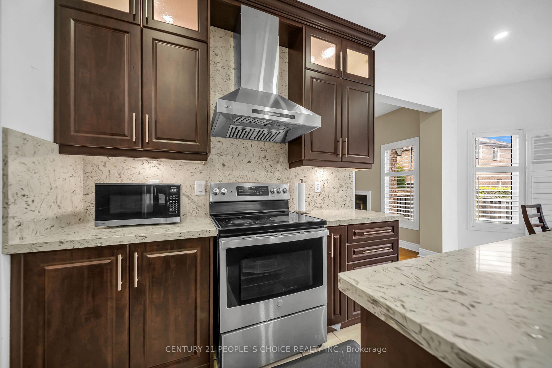 Photo 19 of 36 Humbolt Crescent, Brampton, Fletcher's Meadow — HOMEH