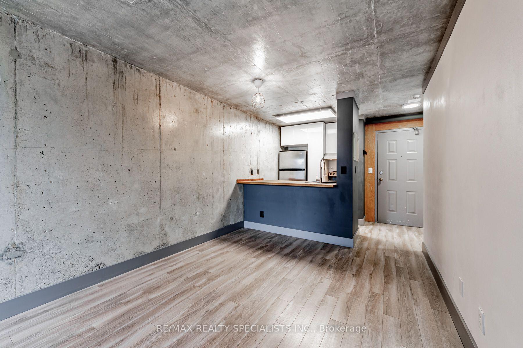 Photo 4 of Unit 819, 222 The Esplanade, Toronto, Waterfront Communities — HOMEH