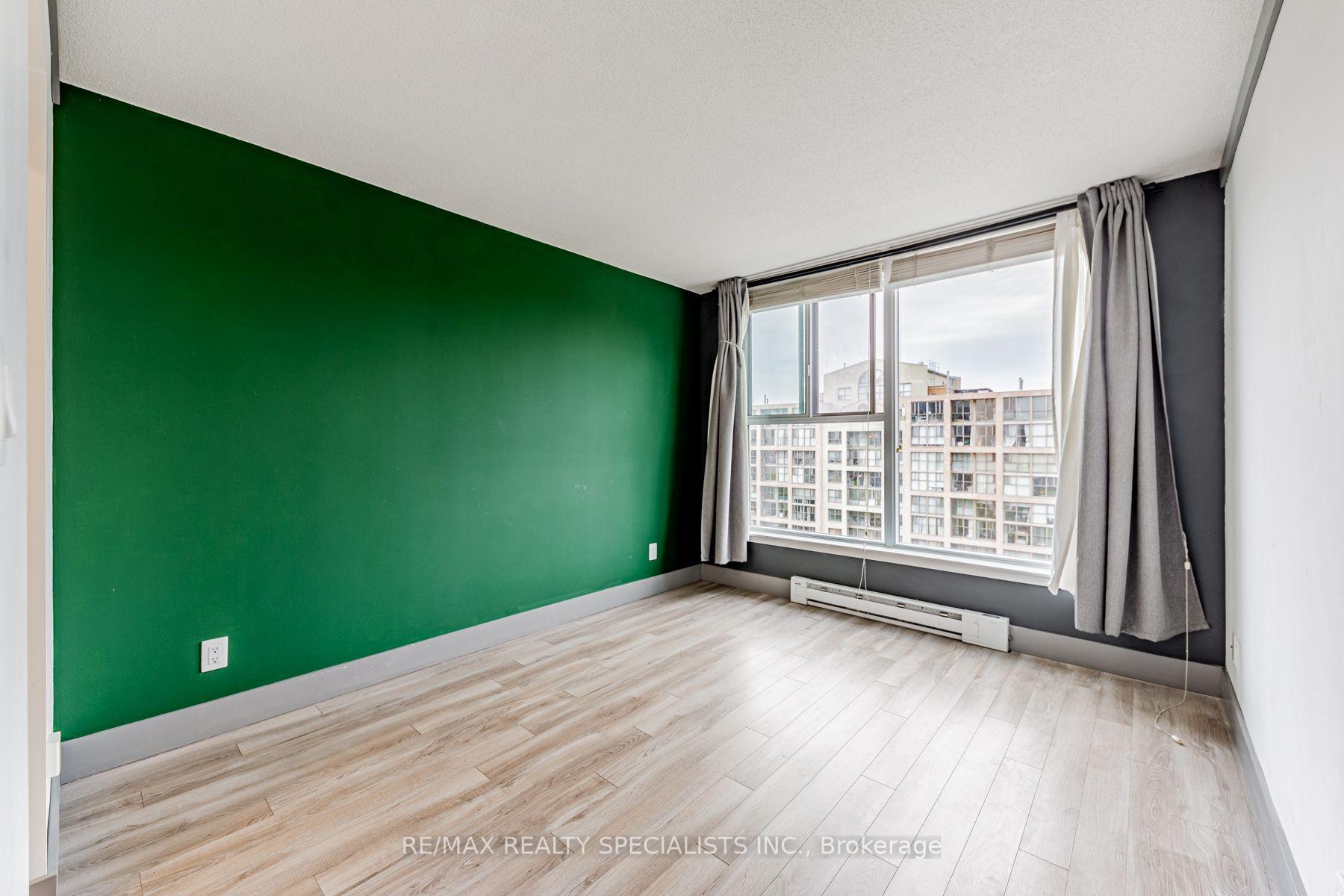 Photo 11 of Unit 819, 222 The Esplanade, Toronto, Waterfront Communities — HOMEH