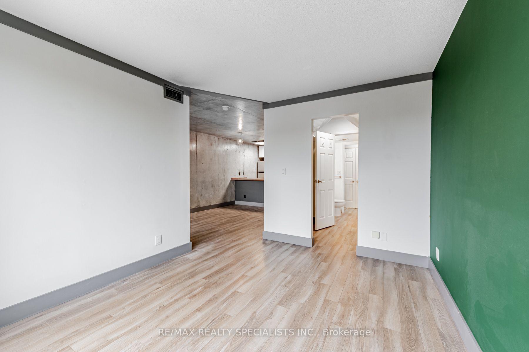 Photo 12 of Unit 819, 222 The Esplanade, Toronto, Waterfront Communities — HOMEH