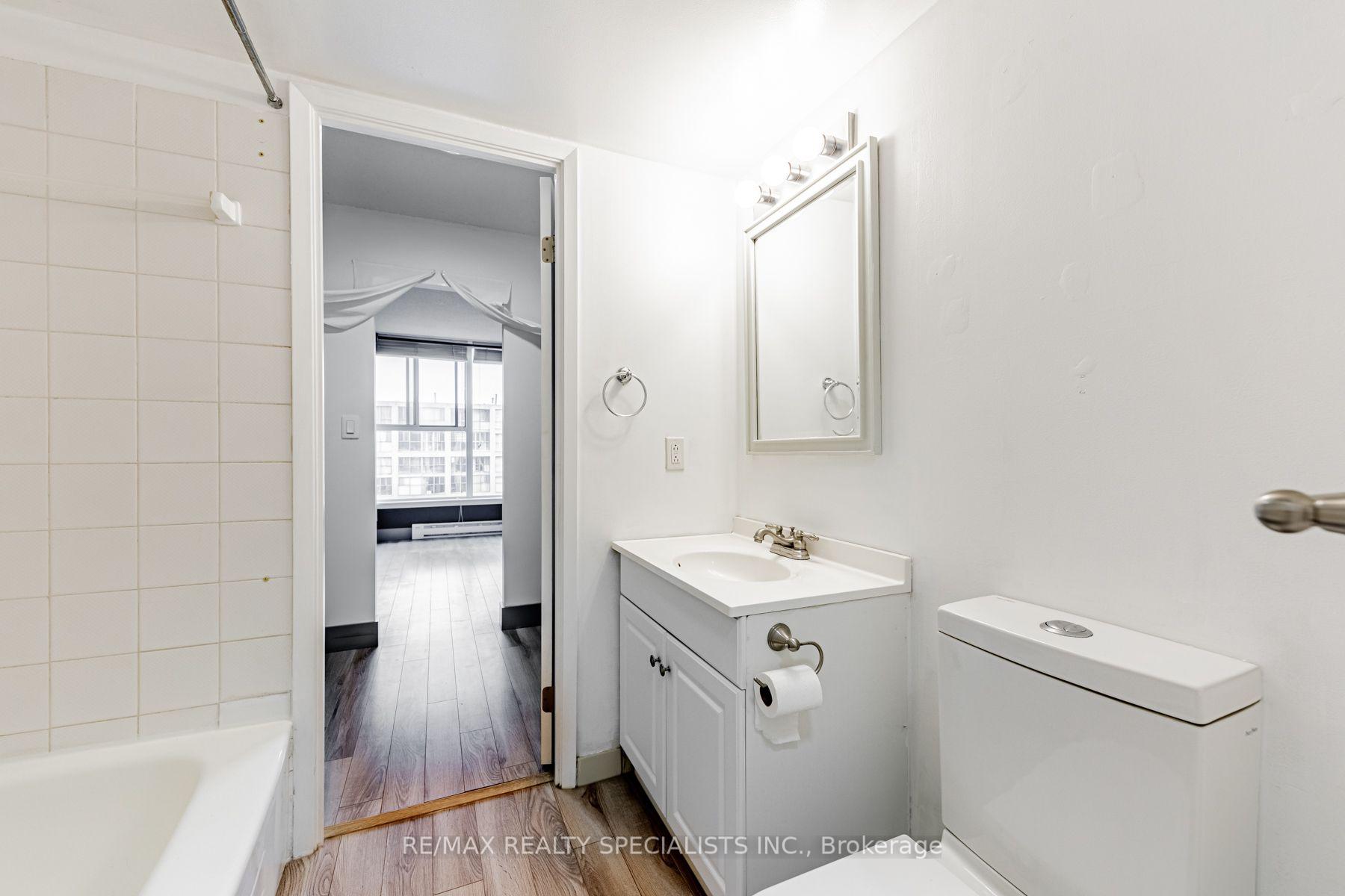 Photo 17 of Unit 819, 222 The Esplanade, Toronto, Waterfront Communities — HOMEH