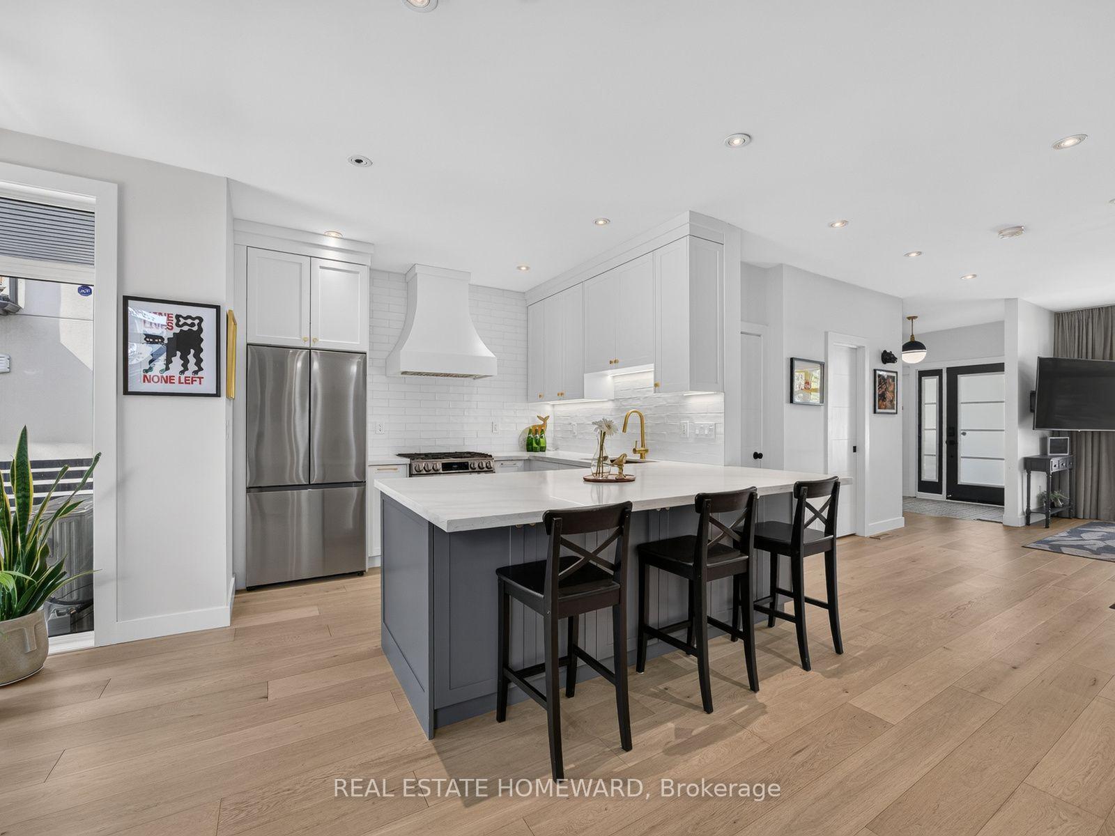 Photo 10 of 69 Ringley Avenue, Etobicoke, Stonegate-Queensway — HOMEH