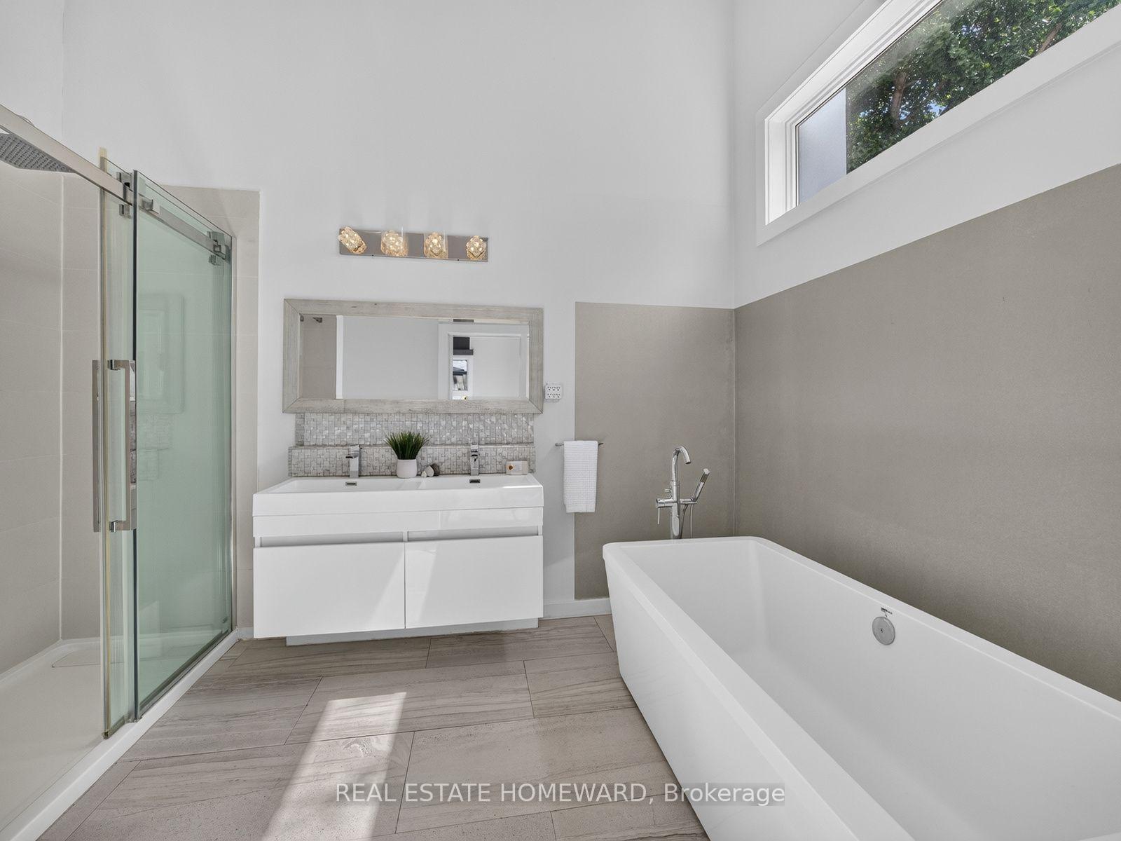Photo 19 of 69 Ringley Avenue, Etobicoke, Stonegate-Queensway — HOMEH