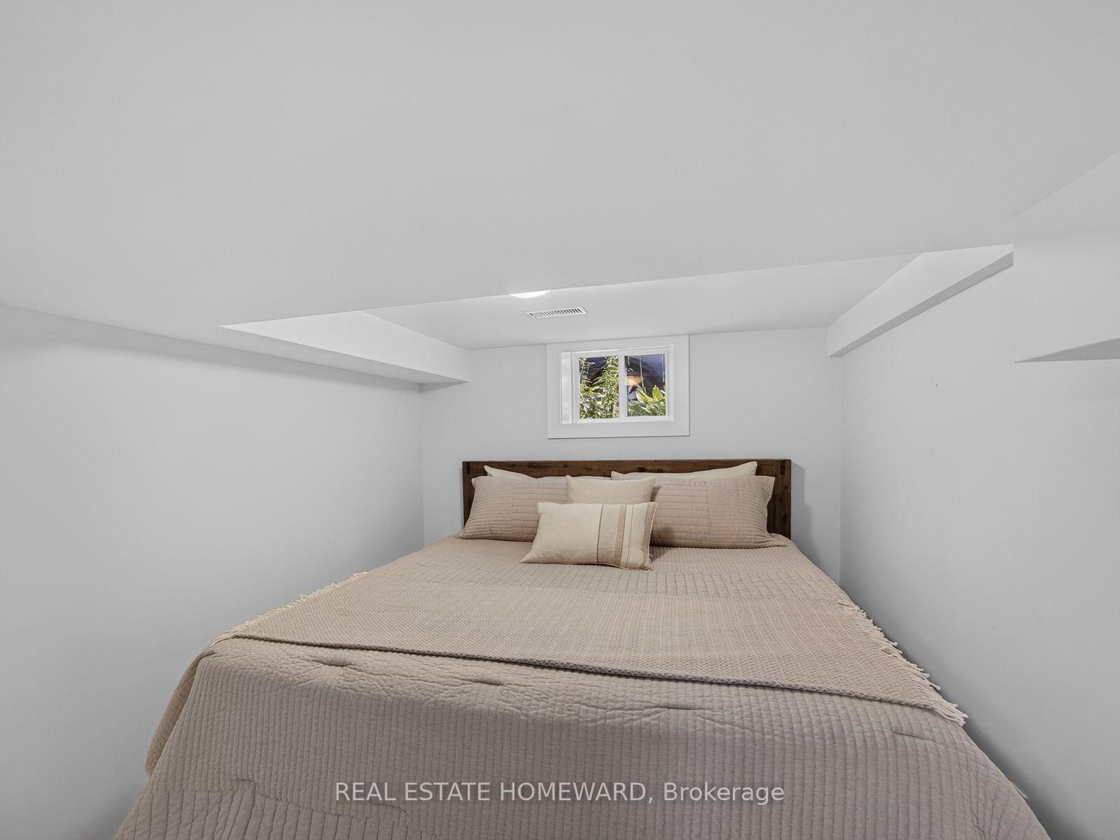 Photo 26 of 69 Ringley Avenue, Etobicoke, Stonegate-Queensway — HOMEH