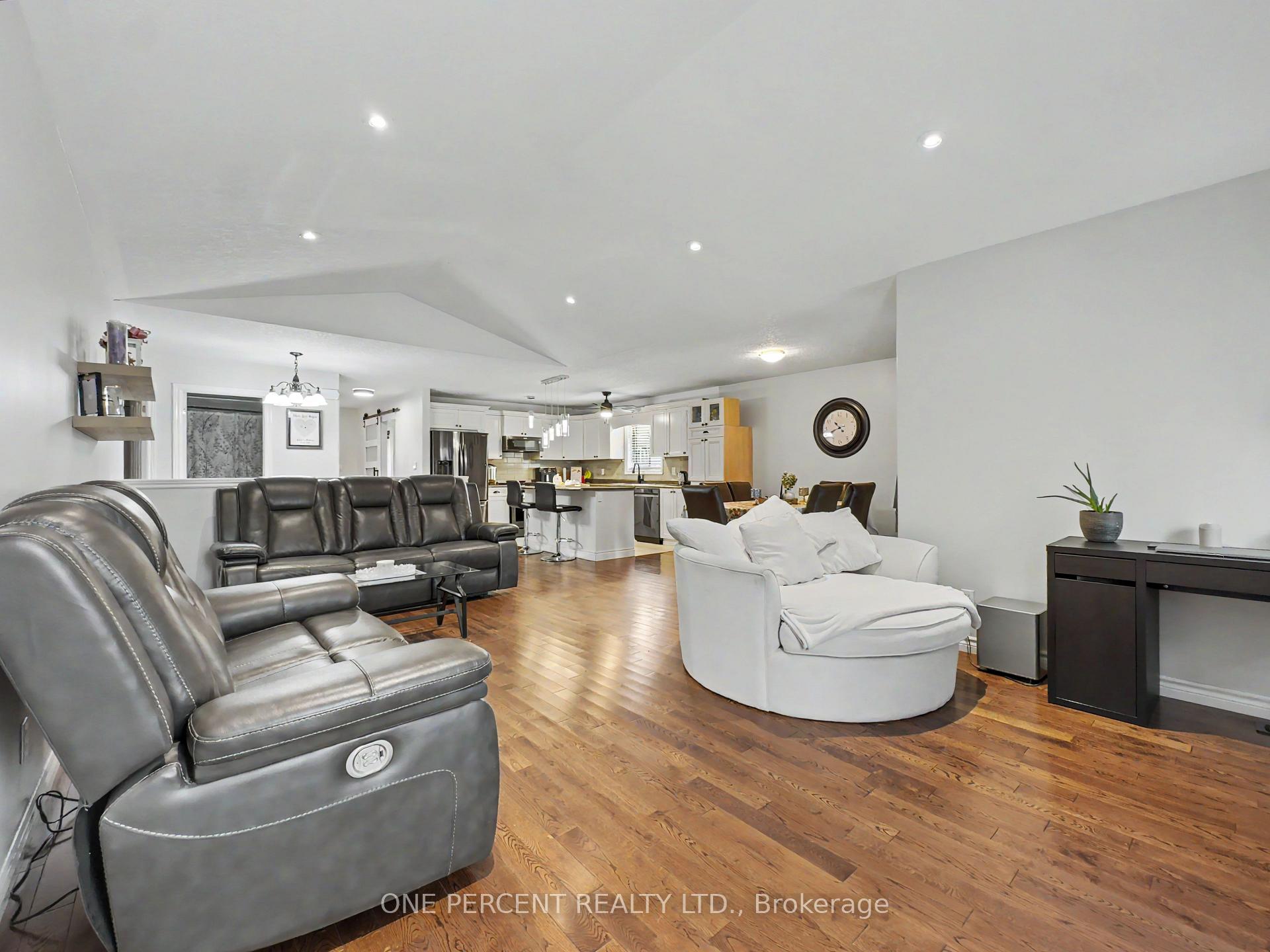 Photo 14 of 36 Nautical Lane, Brighton — HOMEH