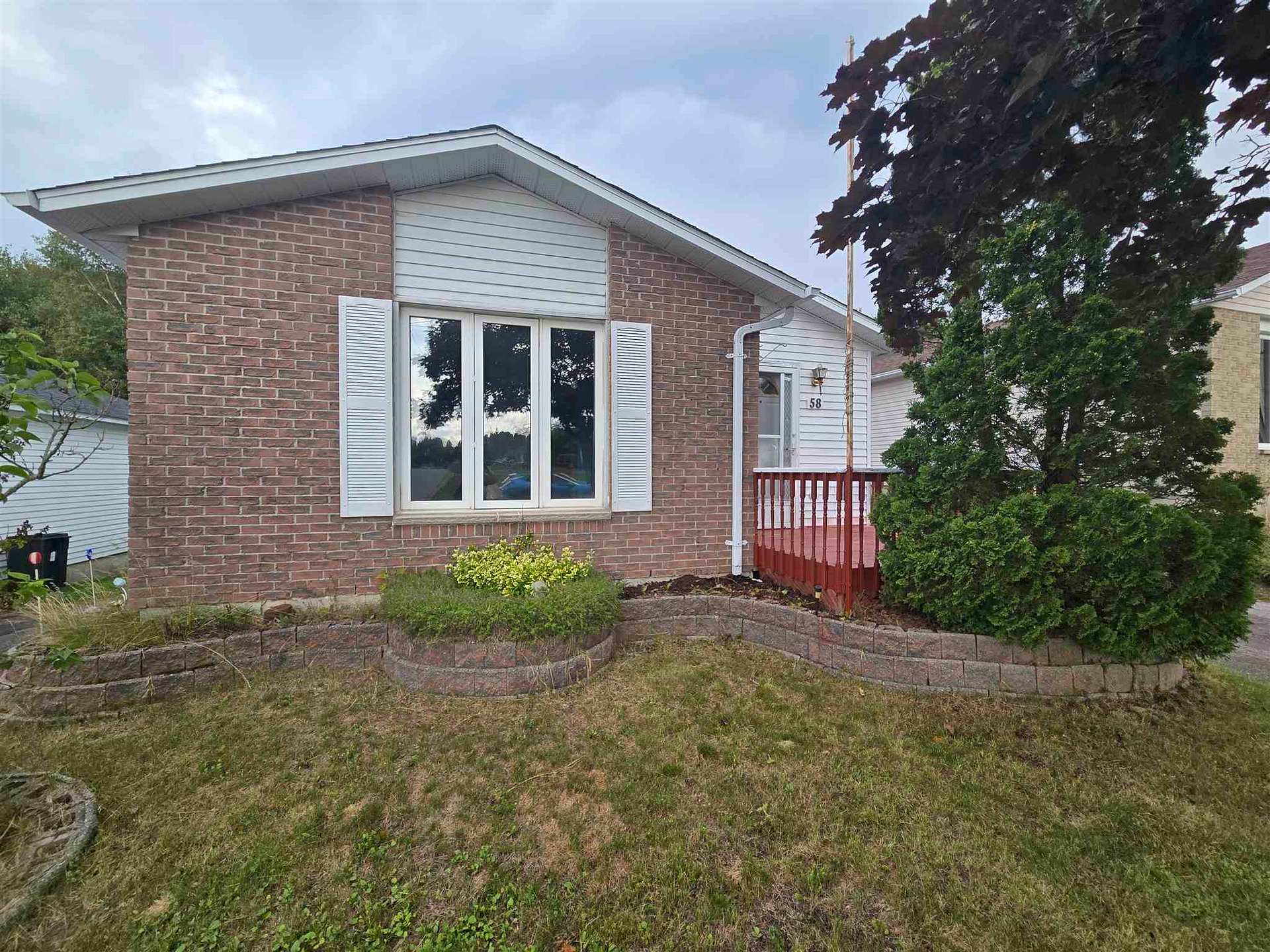 Photo 2 of 58 Taylor Boulevard, Elliot Lake — HOMEH