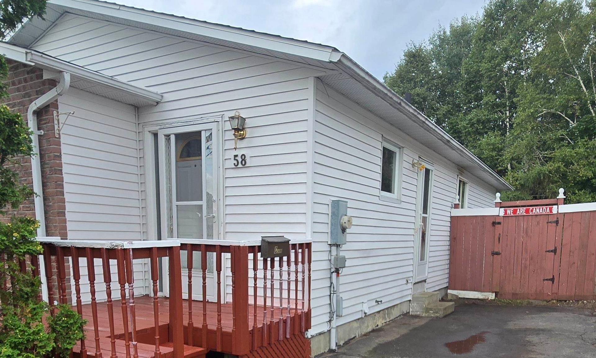 Photo 3 of 58 Taylor Boulevard, Elliot Lake — HOMEH
