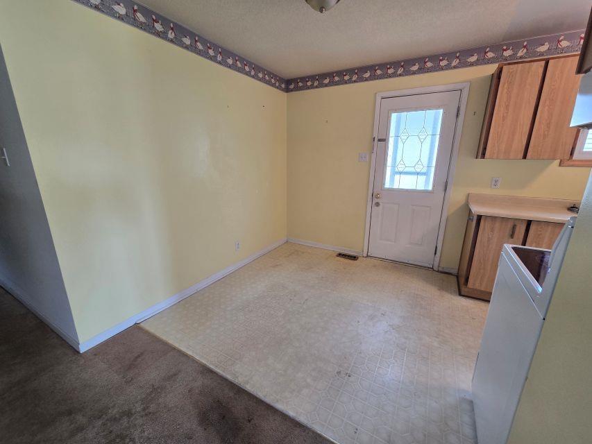 Photo 10 of 58 Taylor Boulevard, Elliot Lake — HOMEH