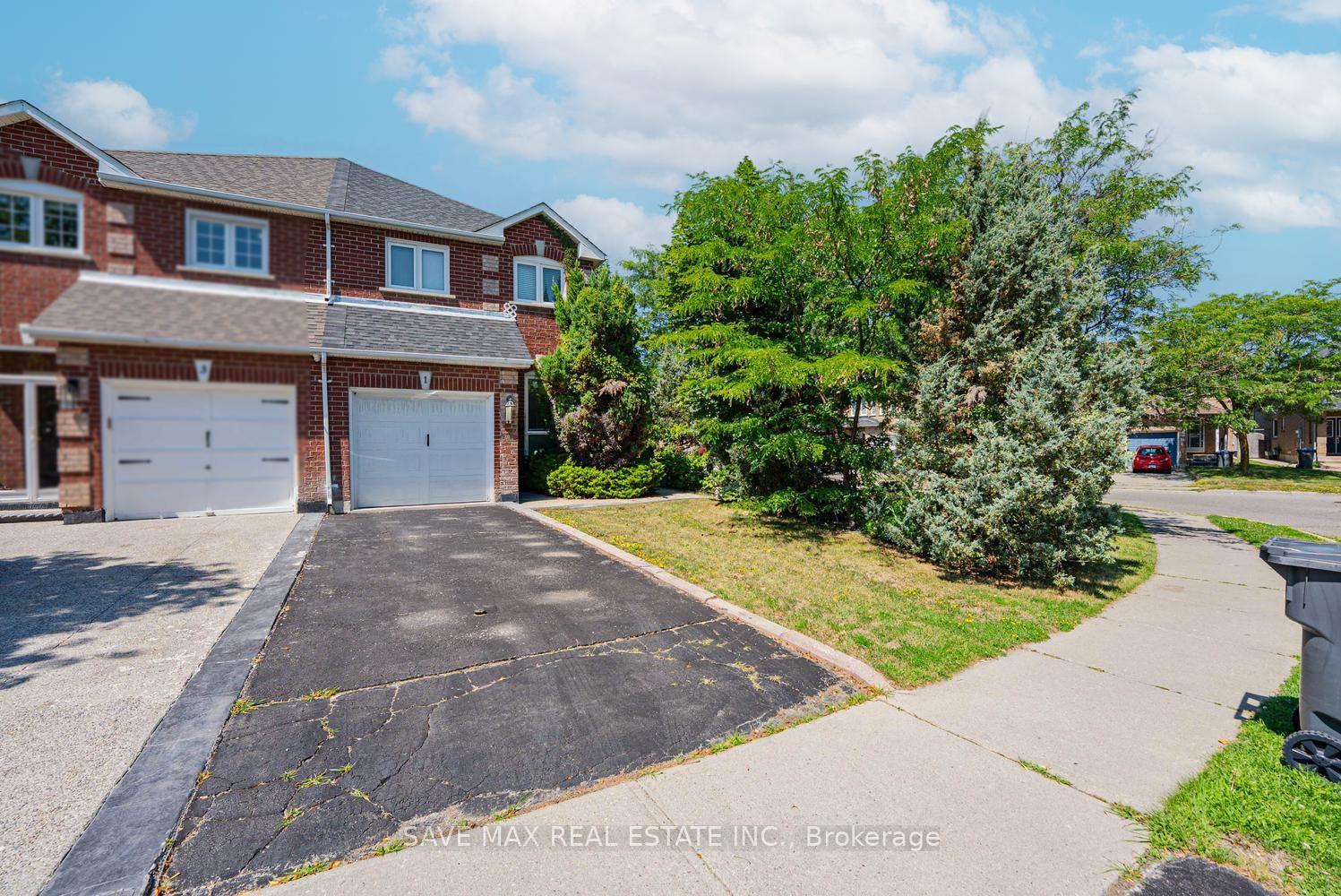 Photo 2 of 1 Kitto Court, Brampton, Fletcher's West — HOMEH