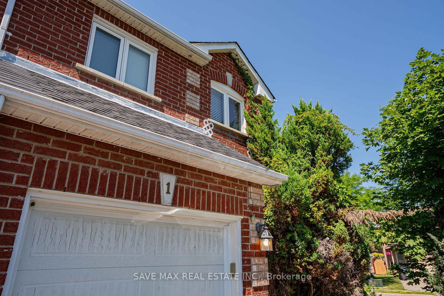 Photo 3 of 1 Kitto Court, Brampton, Fletcher's West — HOMEH