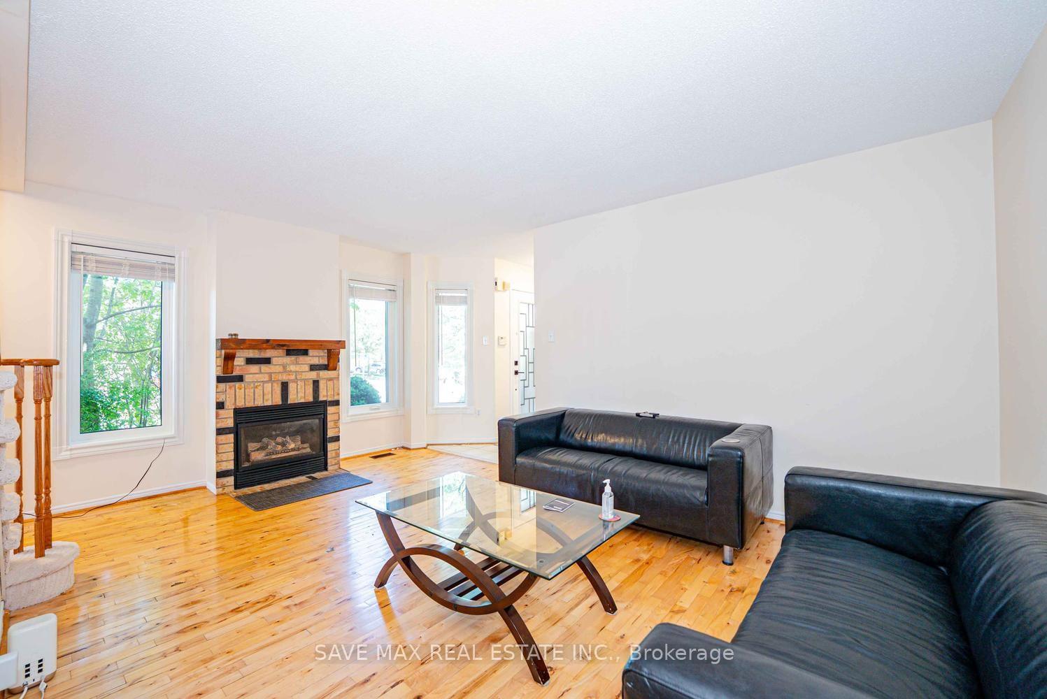Photo 9 of 1 Kitto Court, Brampton, Fletcher's West — HOMEH