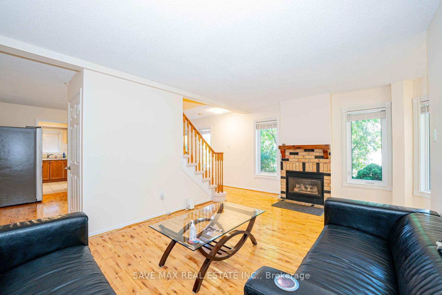 Photo 10 of 1 Kitto Court, Brampton, Fletcher's West — HOMEH