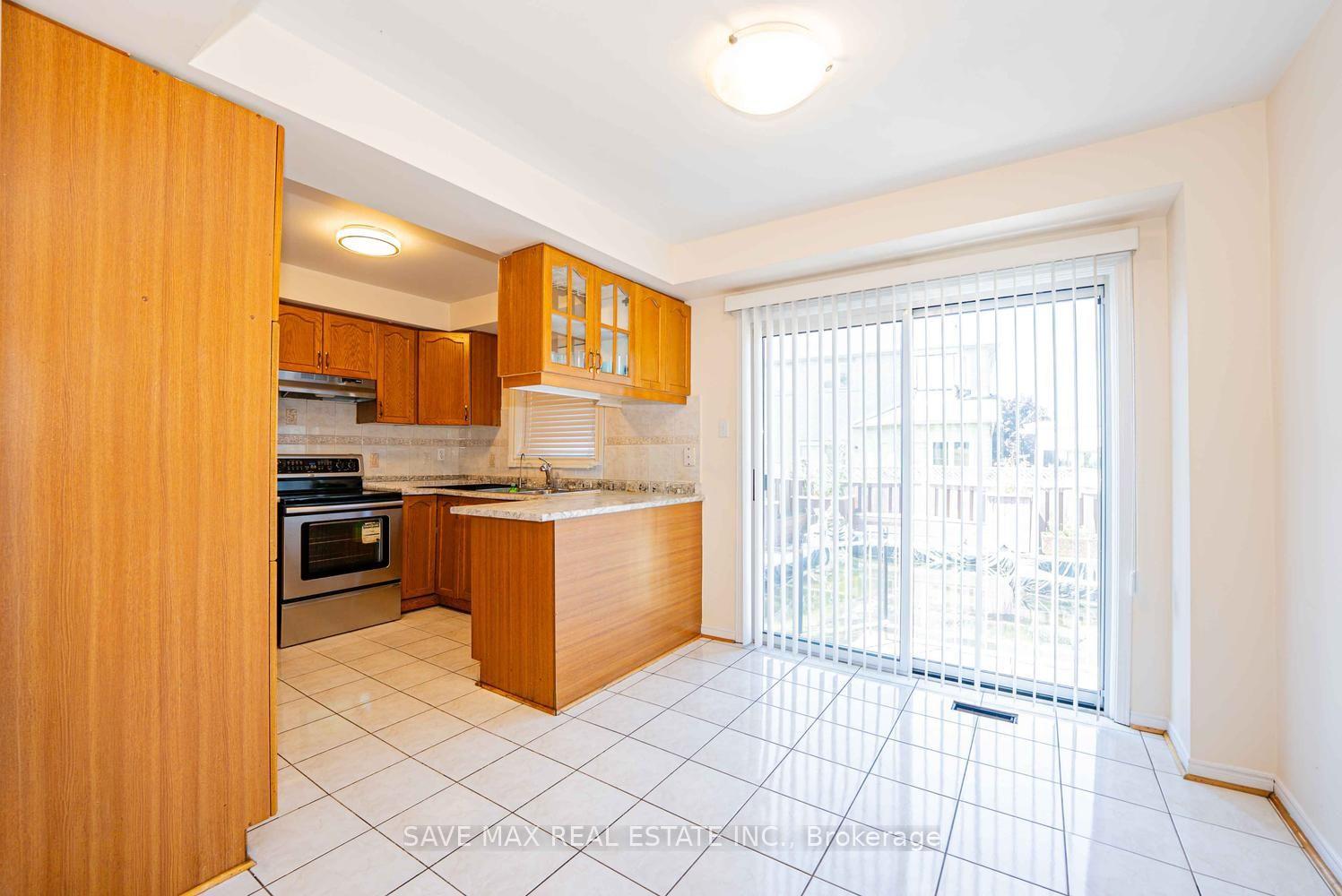 Photo 14 of 1 Kitto Court, Brampton, Fletcher's West — HOMEH