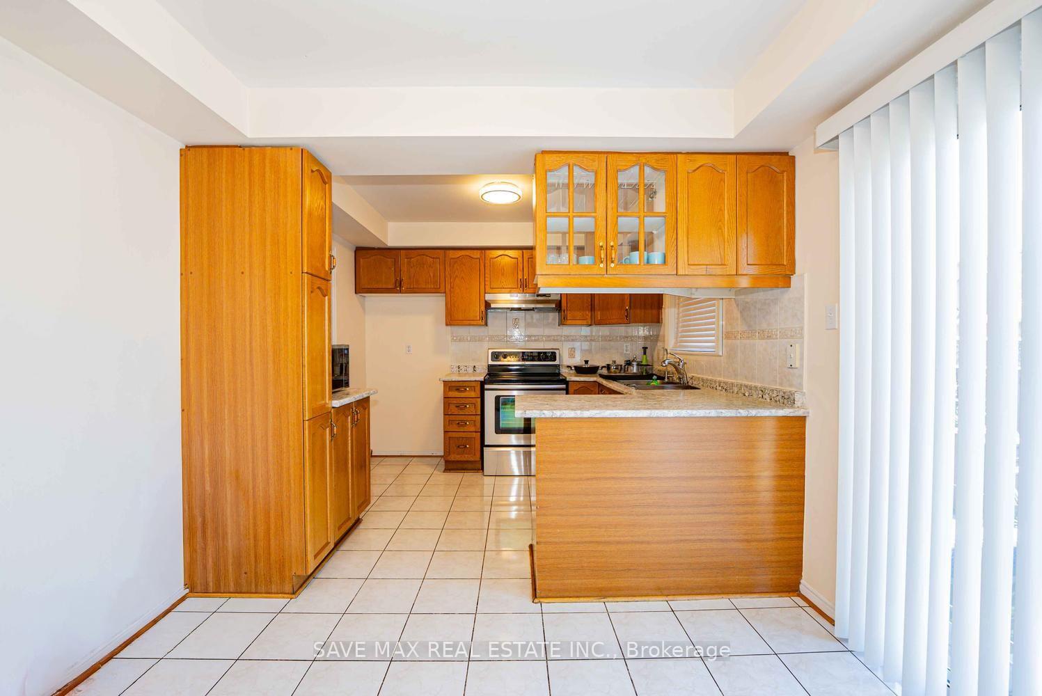 Photo 16 of 1 Kitto Court, Brampton, Fletcher's West — HOMEH
