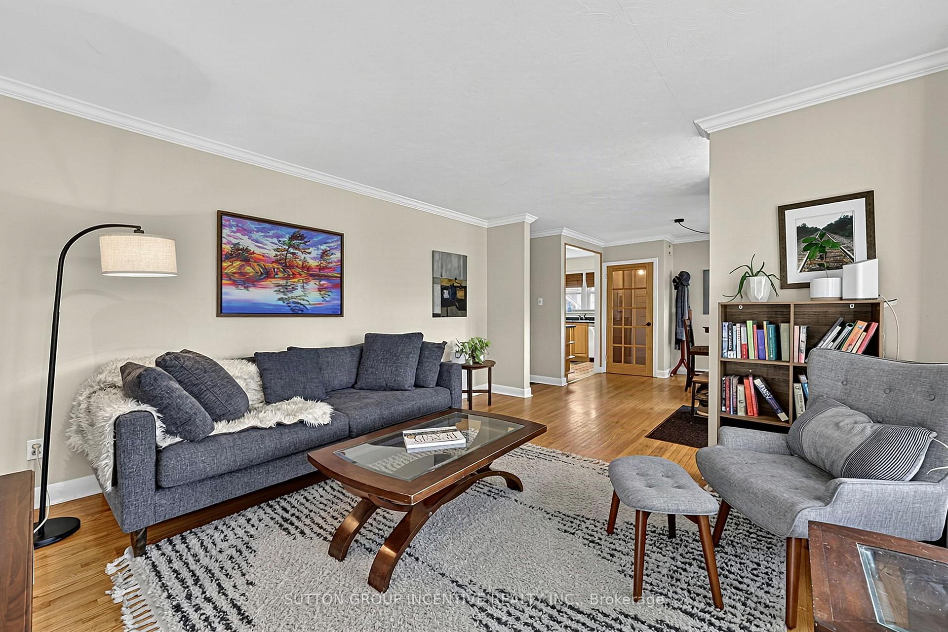 Photo 8 of 163 Grove Street E, Barrie, Wellington — HOMEH