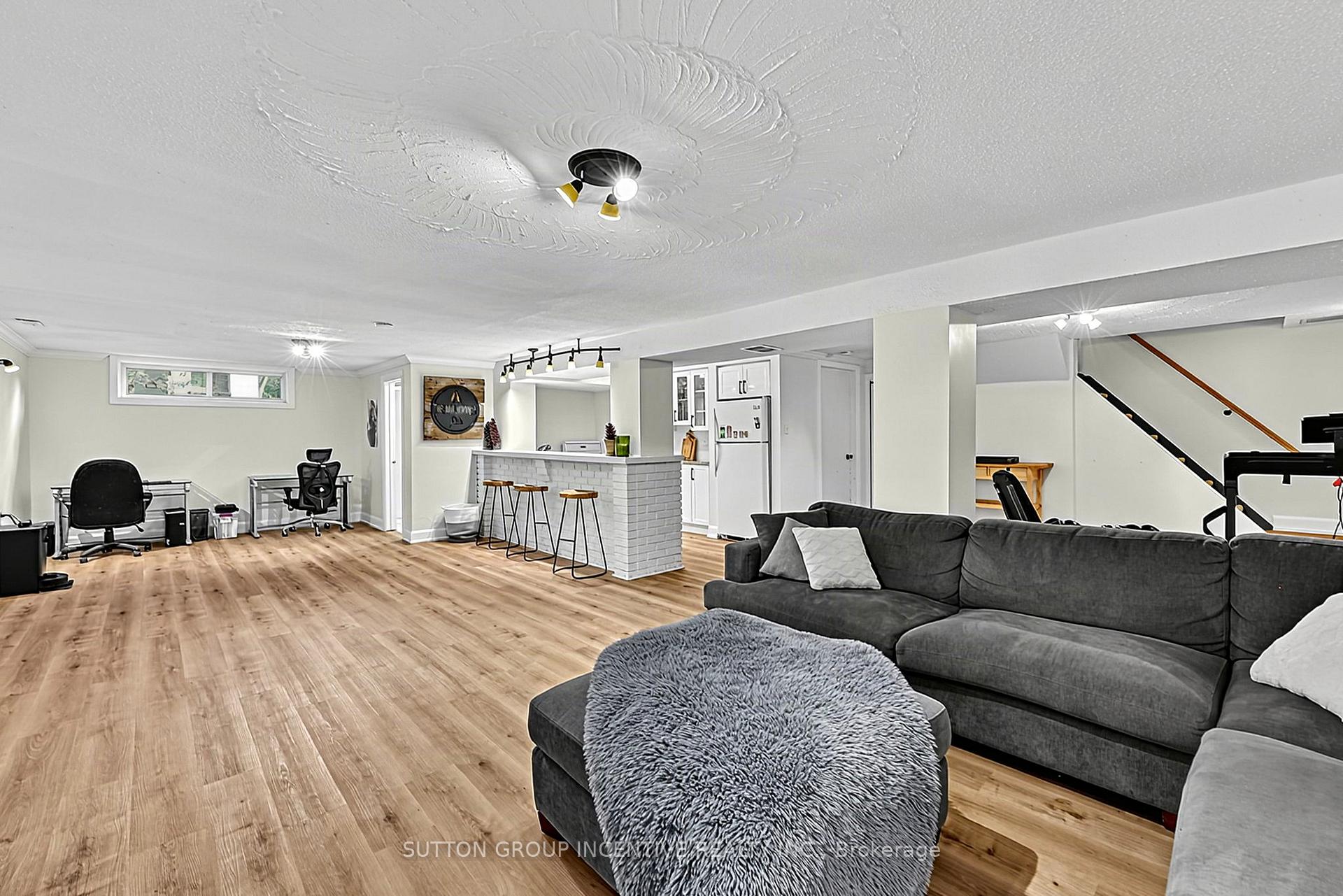 Photo 26 of 163 Grove Street E, Barrie, Wellington — HOMEH