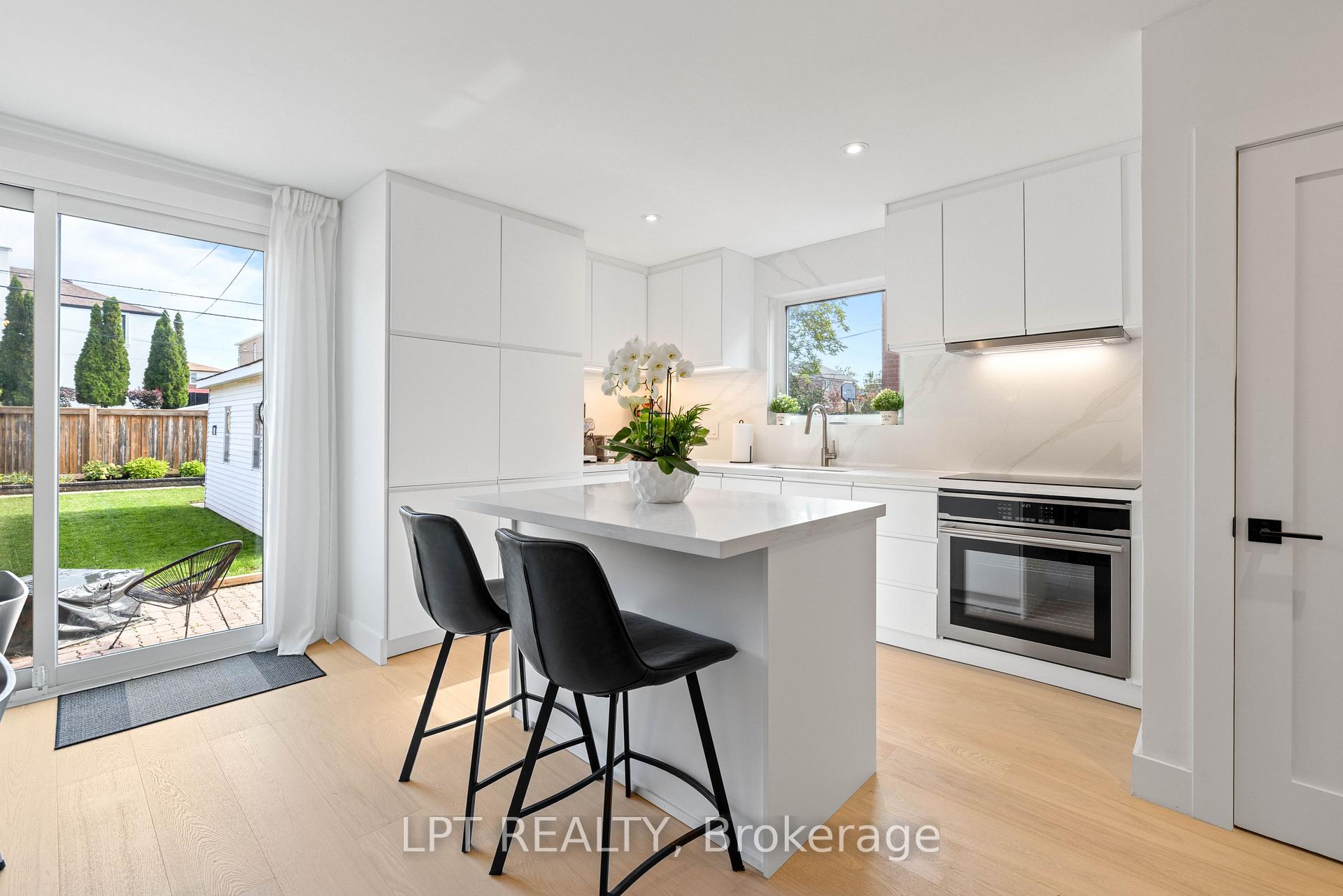 Photo 12 of 55 Laurel Avenue, Scarborough, Kennedy Park — HOMEH