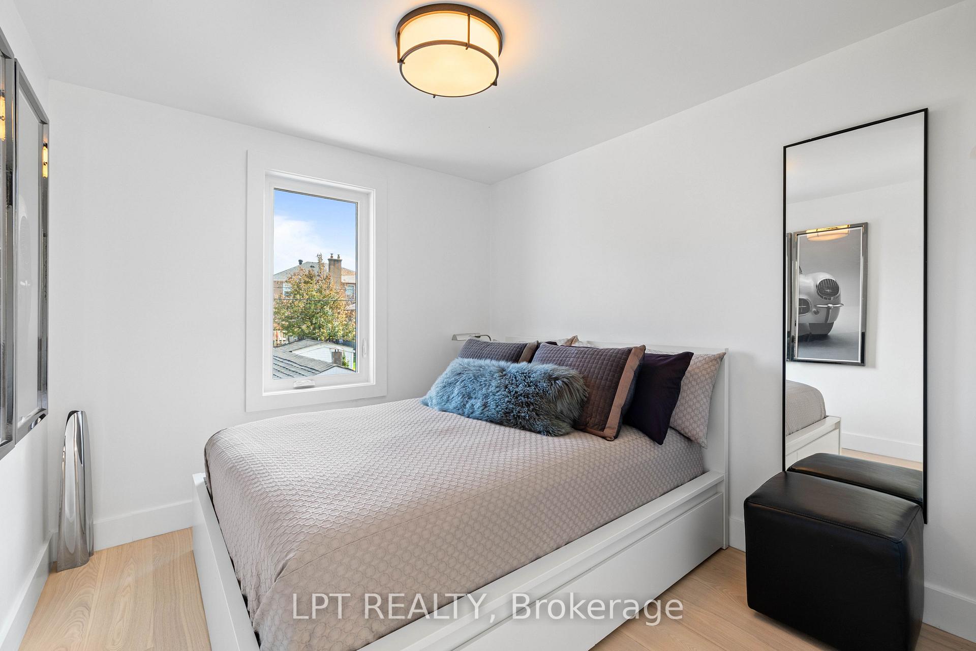 Photo 24 of 55 Laurel Avenue, Scarborough, Kennedy Park — HOMEH