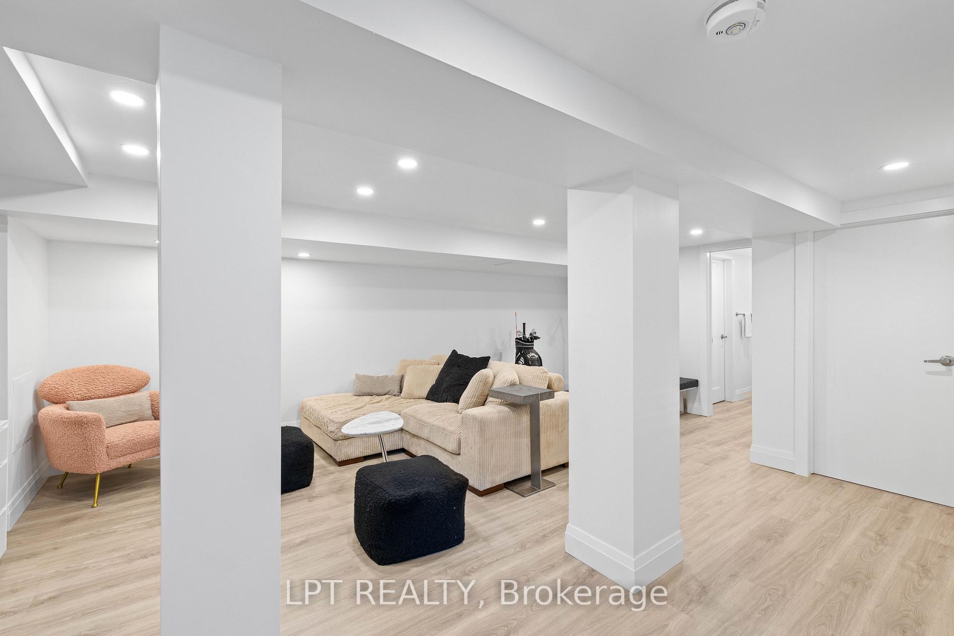 Photo 31 of 55 Laurel Avenue, Scarborough, Kennedy Park — HOMEH