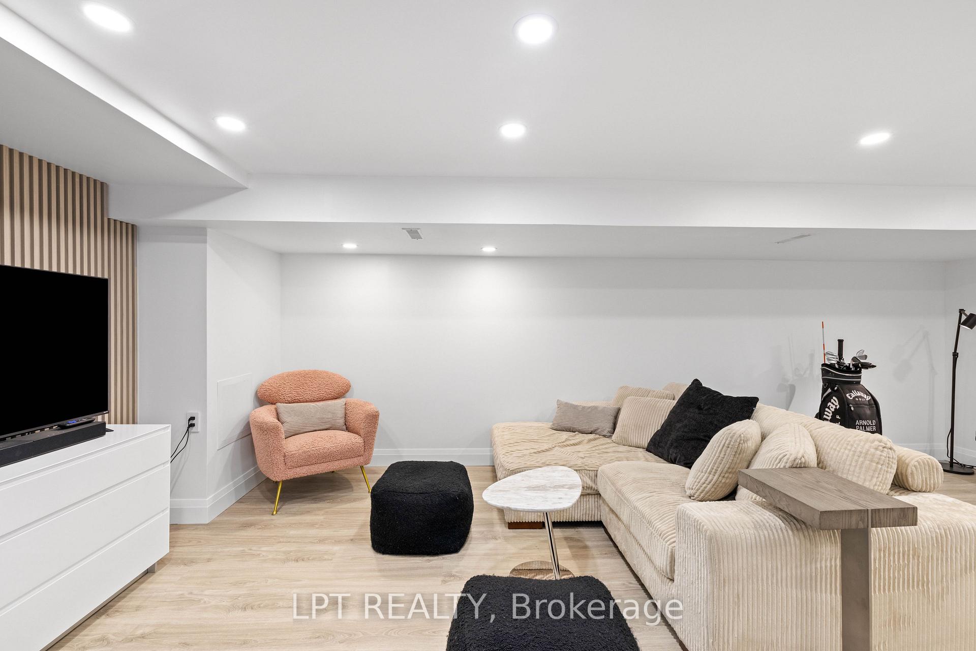 Photo 32 of 55 Laurel Avenue, Scarborough, Kennedy Park — HOMEH