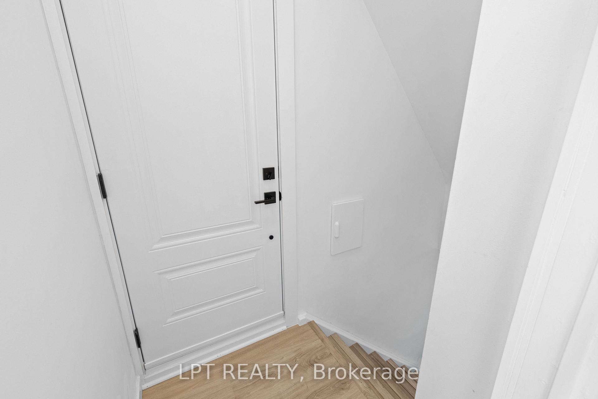 Photo 36 of 55 Laurel Avenue, Scarborough, Kennedy Park — HOMEH