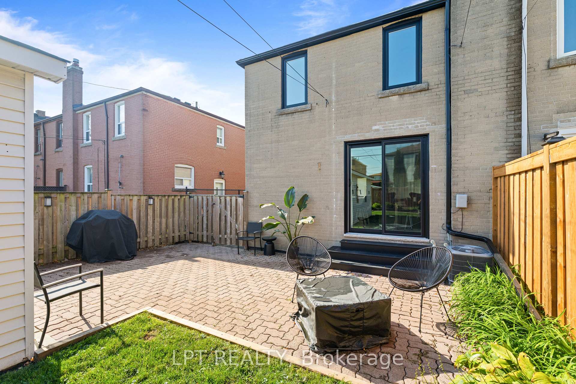 Photo 37 of 55 Laurel Avenue, Scarborough, Kennedy Park — HOMEH