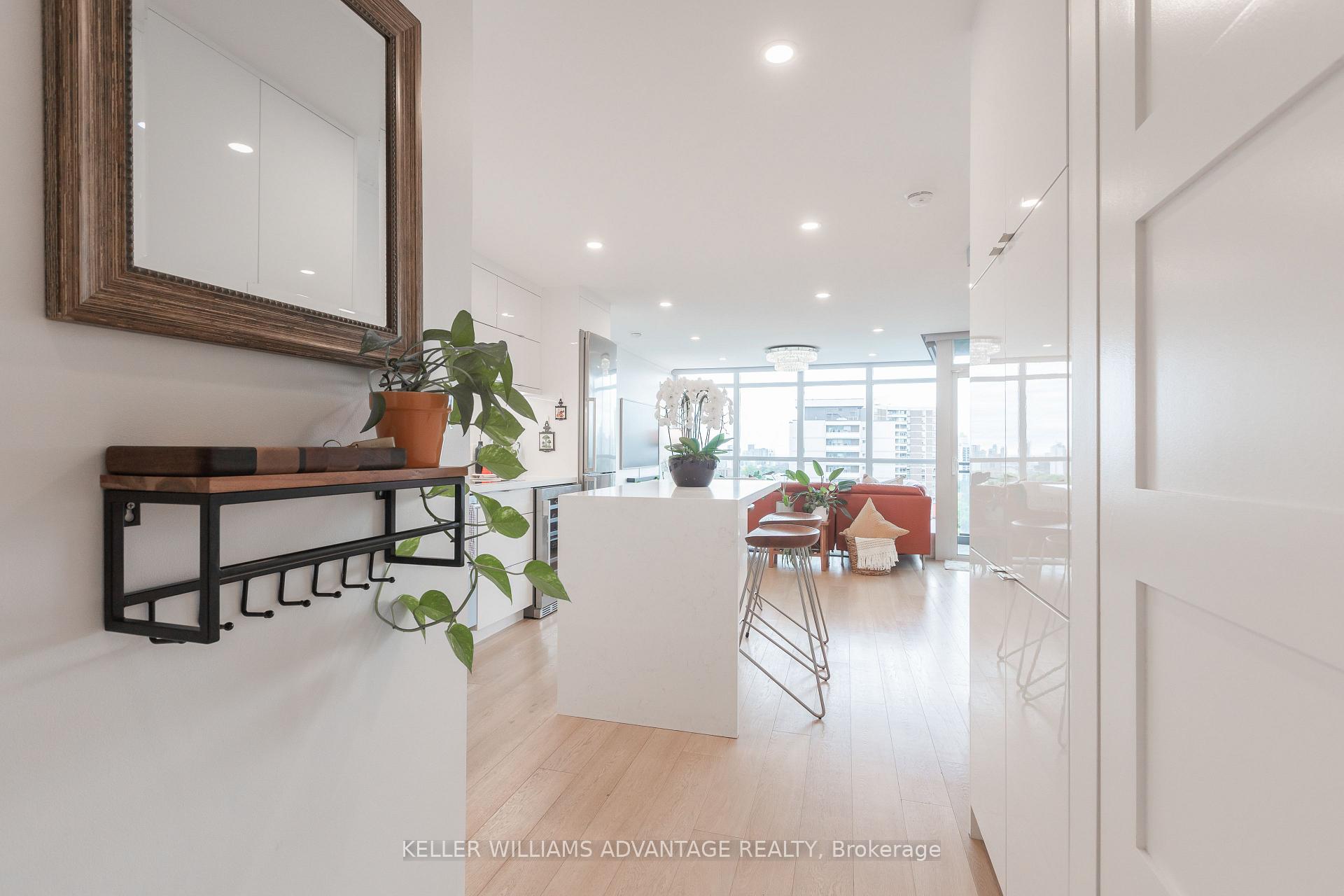 Photo 4 of Unit 1802, 1048 Broadview Avenue, Toronto, Broadview North — HOMEH