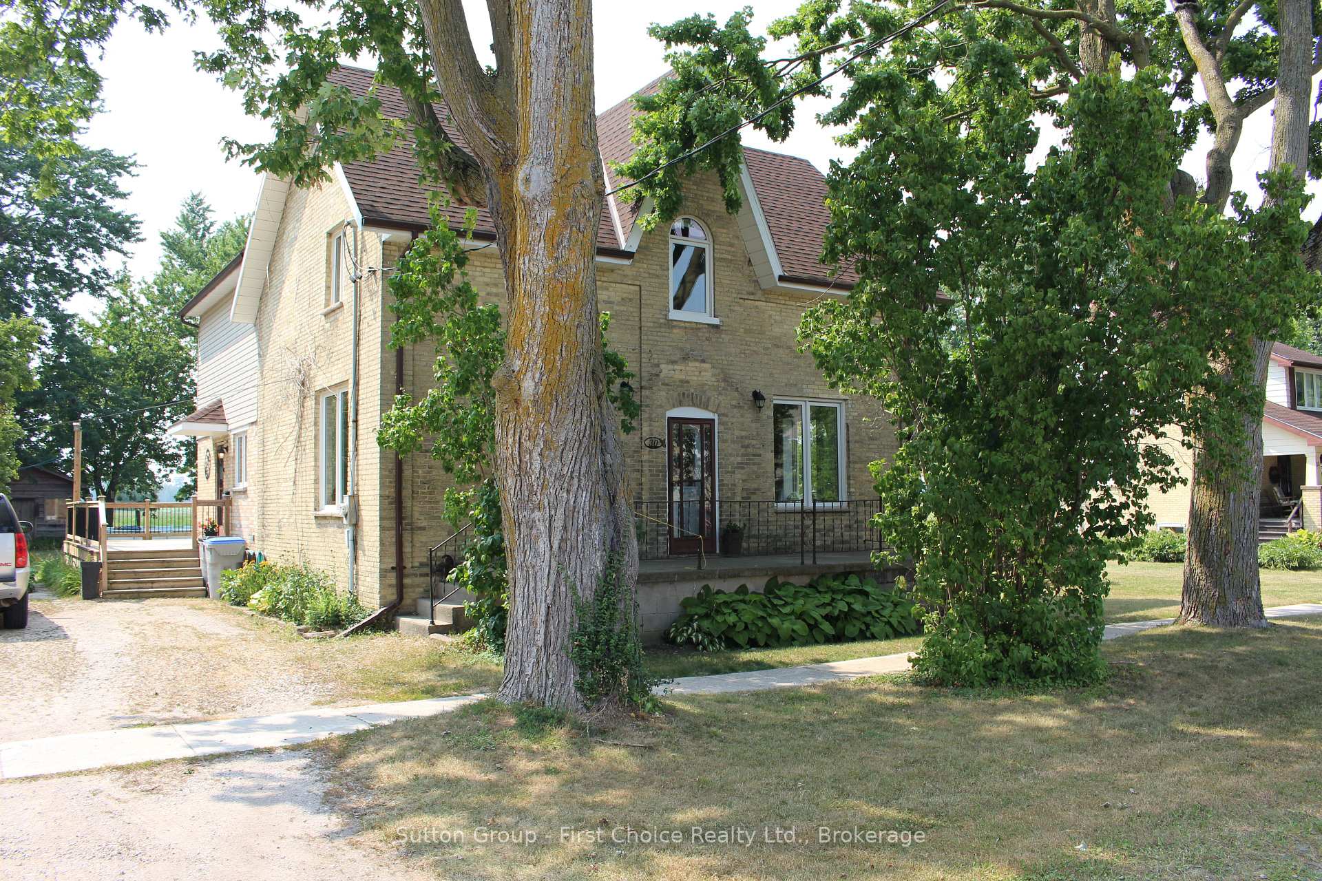 Photo of 30 King Street N