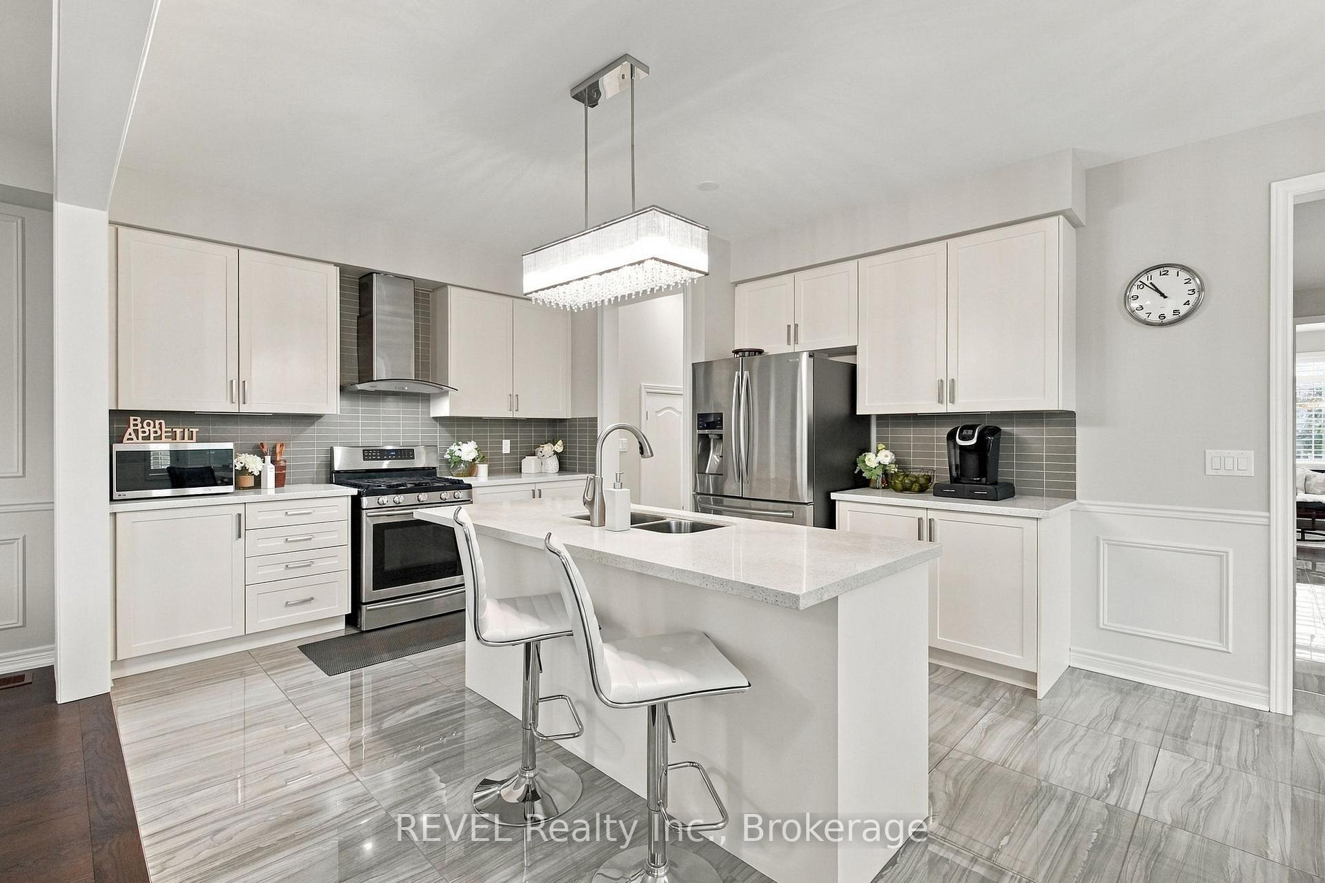 Photo 10 of 127 Cathedral Drive, Whitby, Rolling Acres — HOMEH