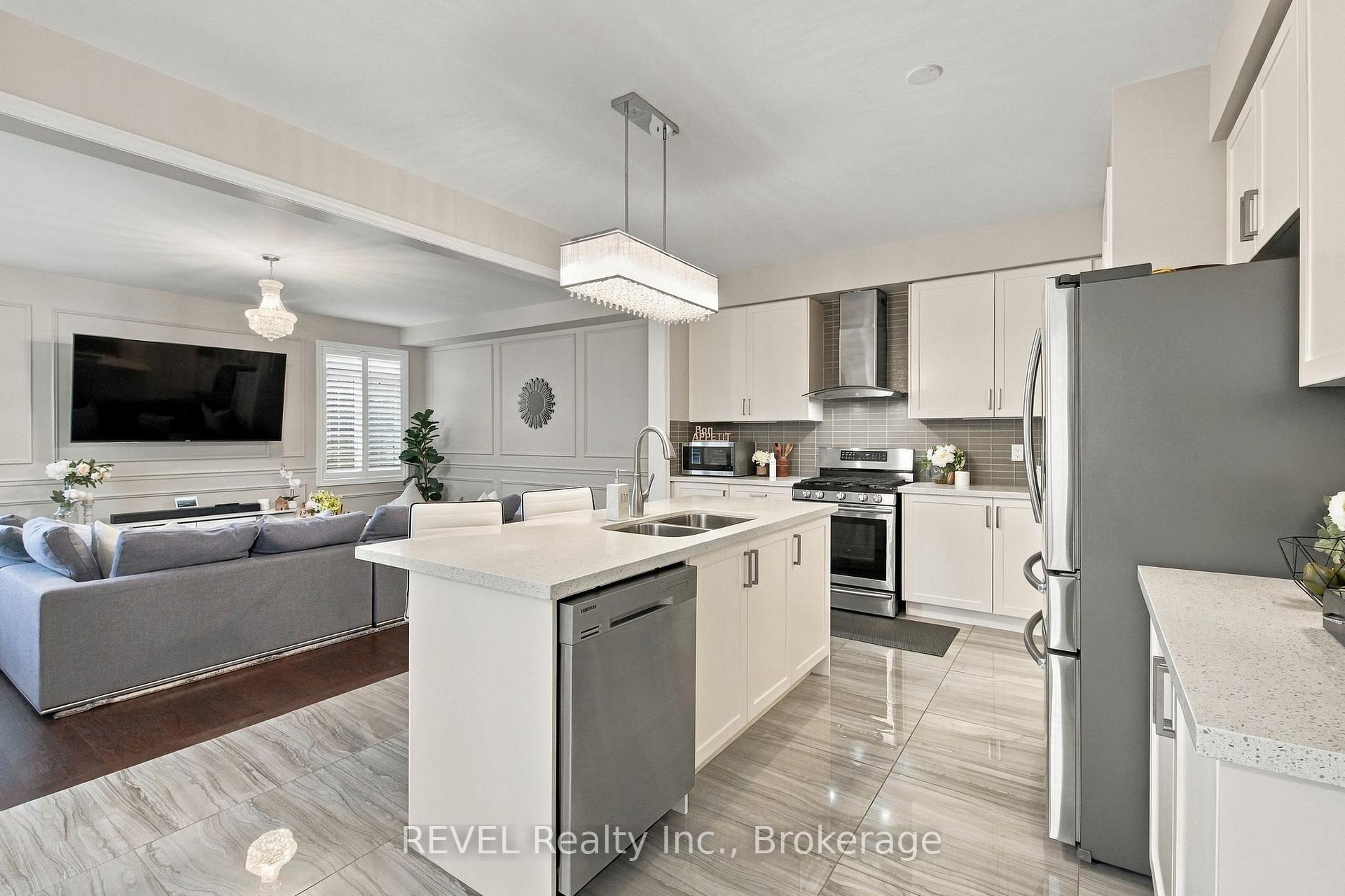 Photo 11 of 127 Cathedral Drive, Whitby, Rolling Acres — HOMEH