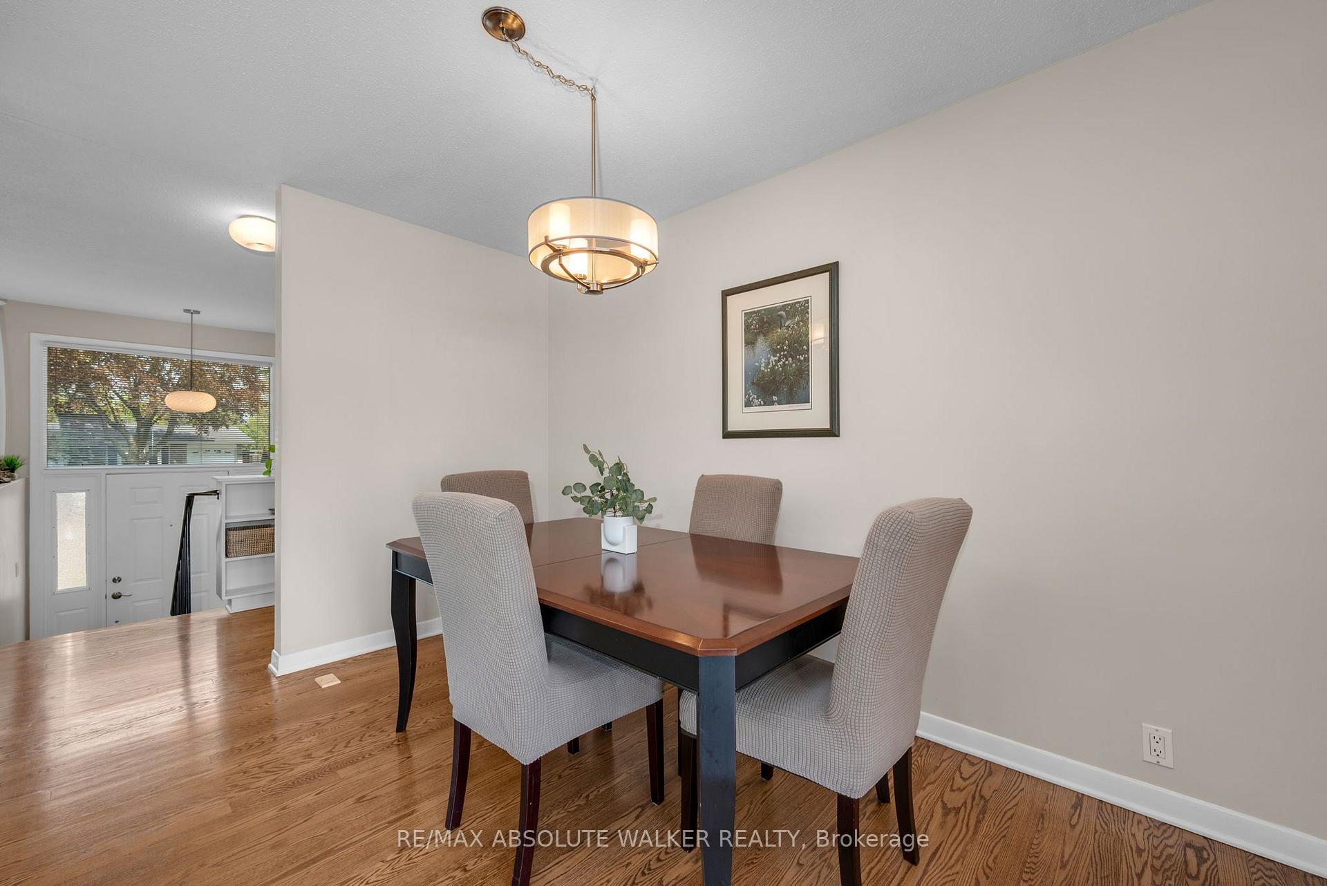 Photo 15 of 5 West Herrington Court, Ottawa, Crystal Beach — HOMEH