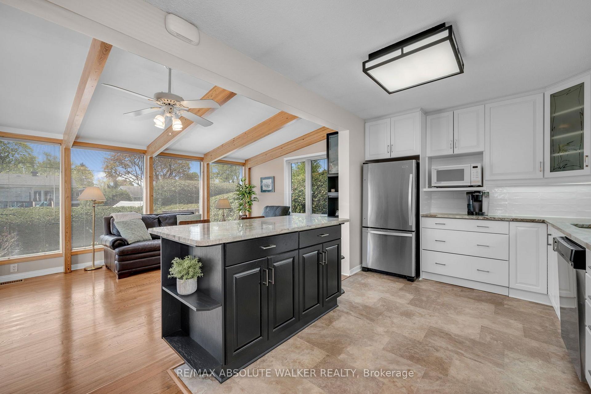 Photo 17 of 5 West Herrington Court, Ottawa, Crystal Beach — HOMEH