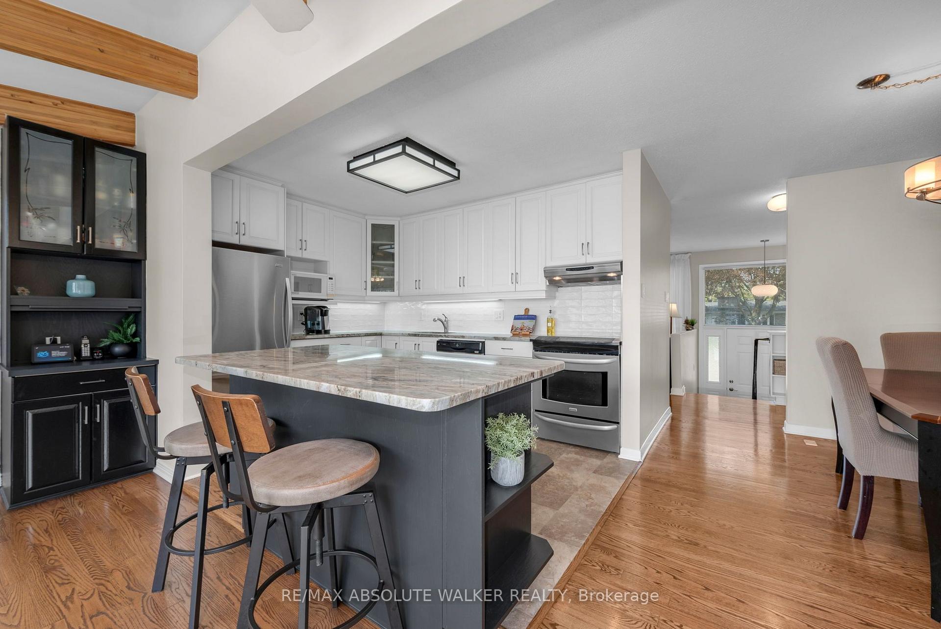 Photo 18 of 5 West Herrington Court, Ottawa, Crystal Beach — HOMEH