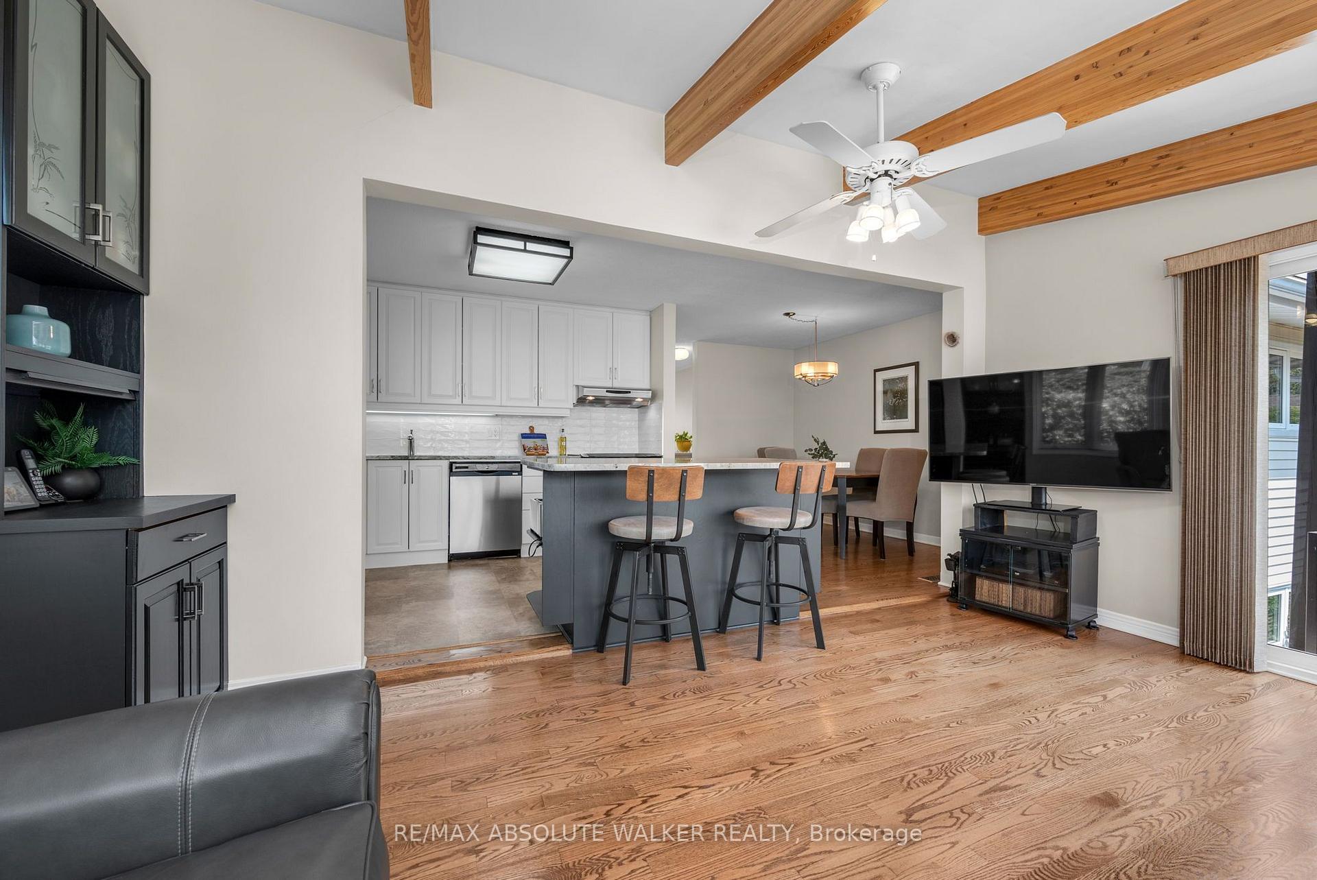 Photo 24 of 5 West Herrington Court, Ottawa, Crystal Beach — HOMEH