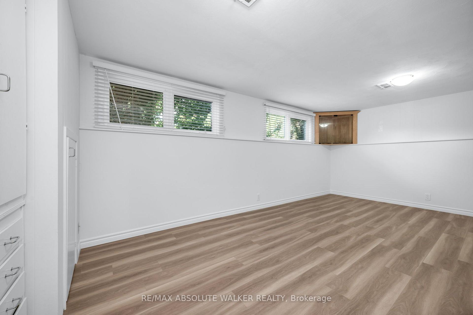 Photo 33 of 5 West Herrington Court, Ottawa, Crystal Beach — HOMEH