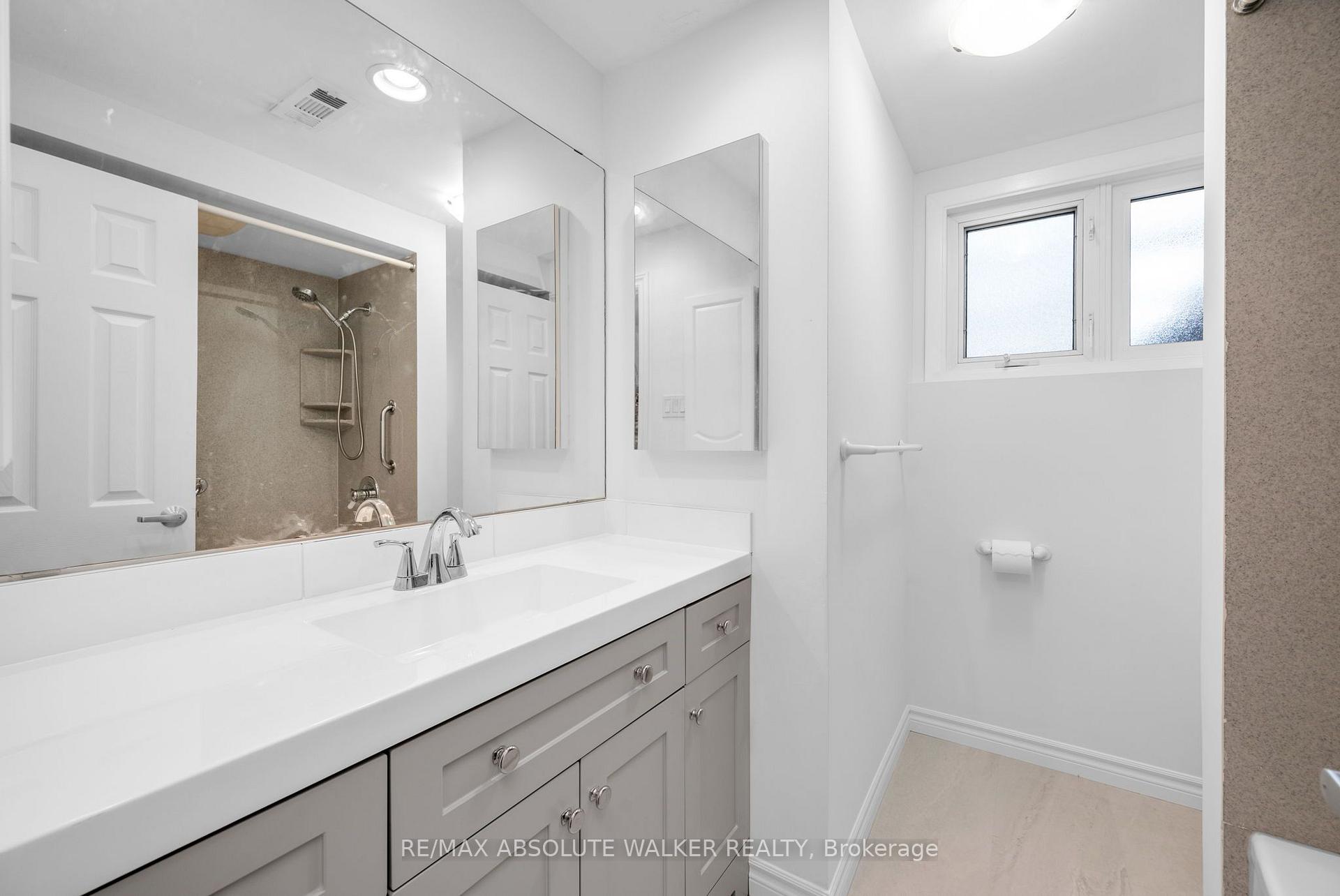 Photo 40 of 5 West Herrington Court, Ottawa, Crystal Beach — HOMEH