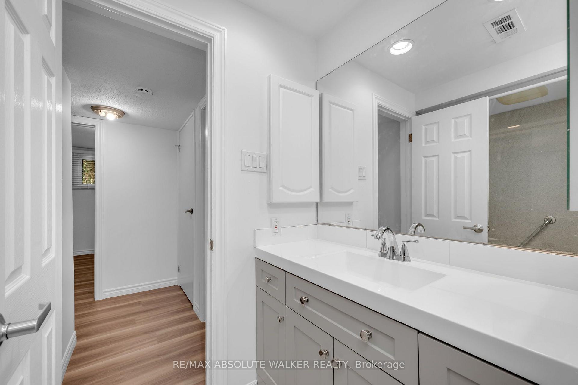 Photo 41 of 5 West Herrington Court, Ottawa, Crystal Beach — HOMEH