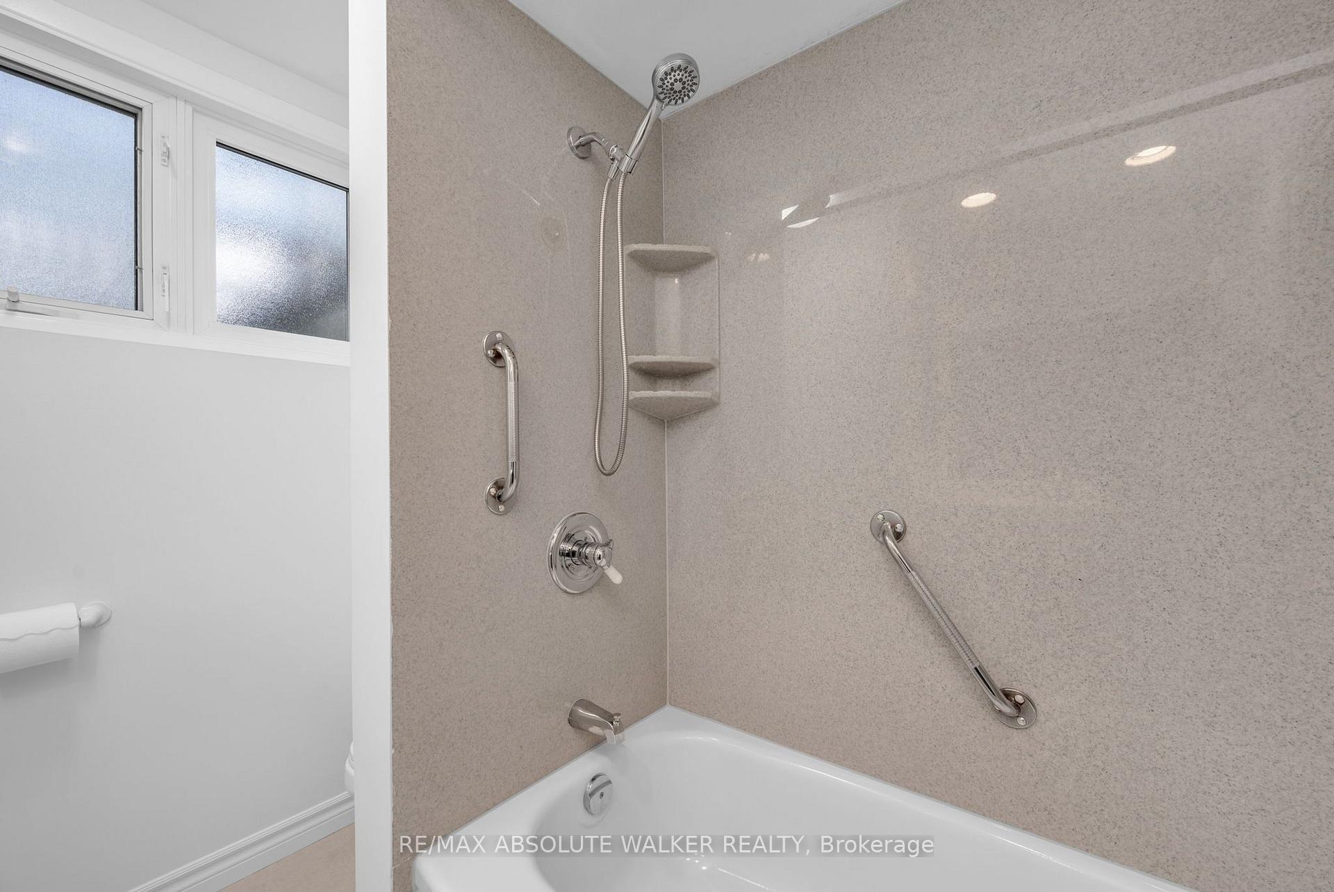Photo 42 of 5 West Herrington Court, Ottawa, Crystal Beach — HOMEH