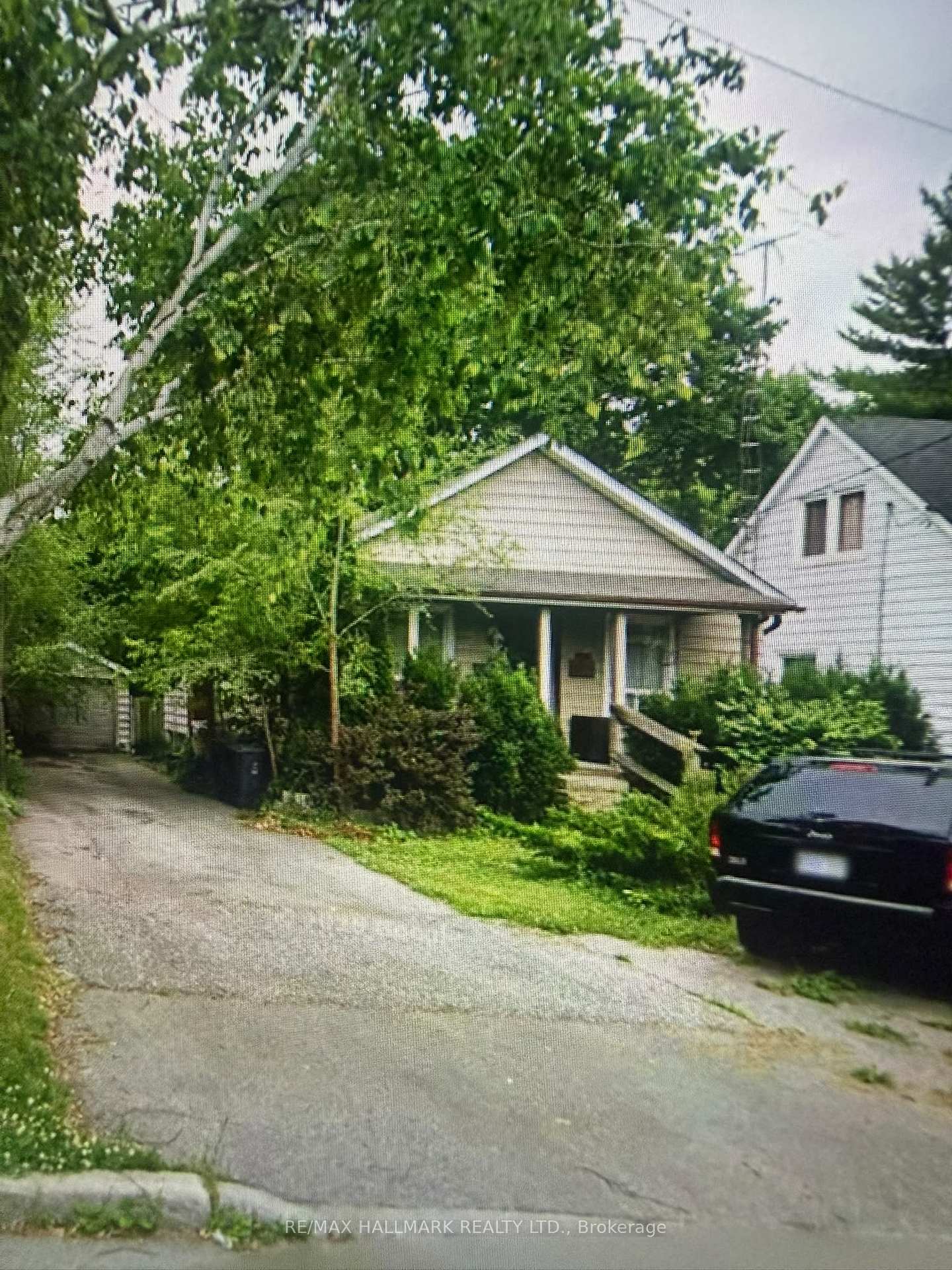 Photo of 375 Hounslow Avenue