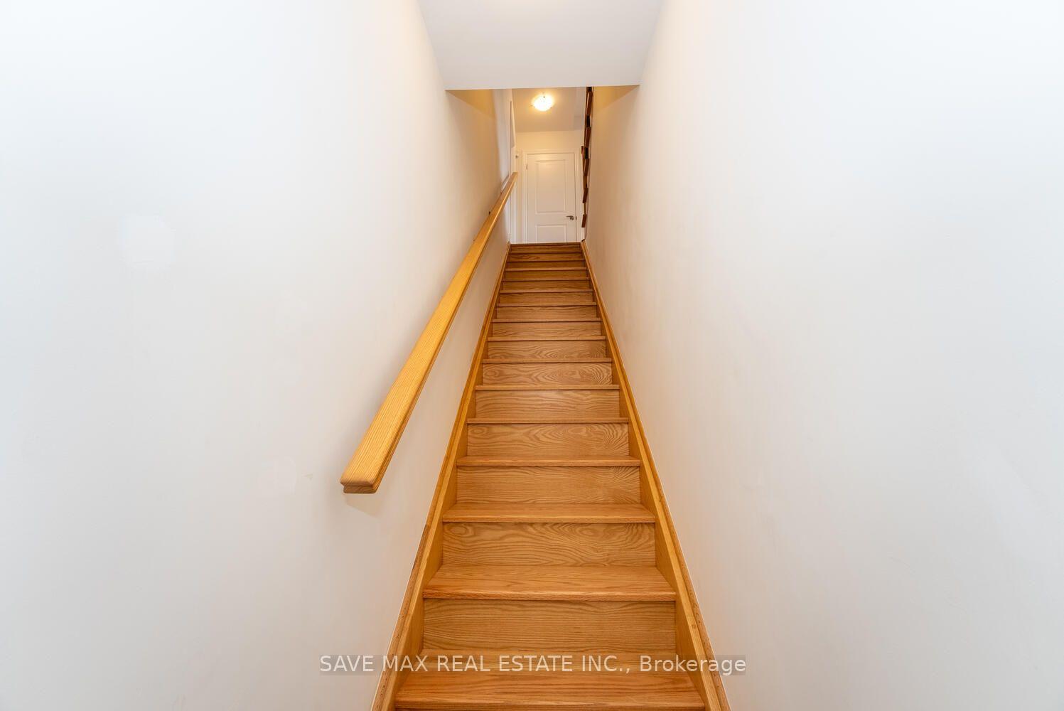 Photo 10 of Unit 2, 3299 Sixth Line, Oakville, Glenorchy — HOMEH