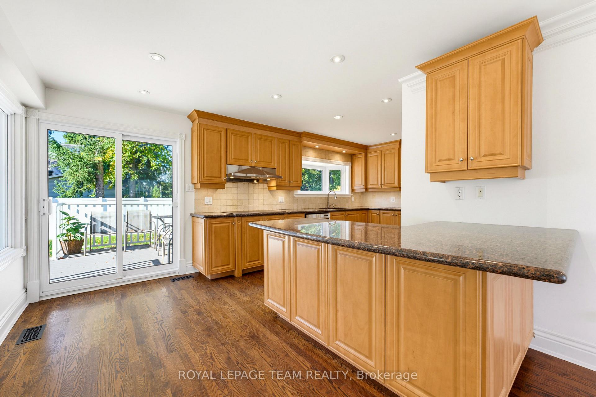 Photo 19 of 35 Mohawk Crescent, Ottawa, Bruce Farm/Graham Park/Qualicum/Bellands — HOMEH