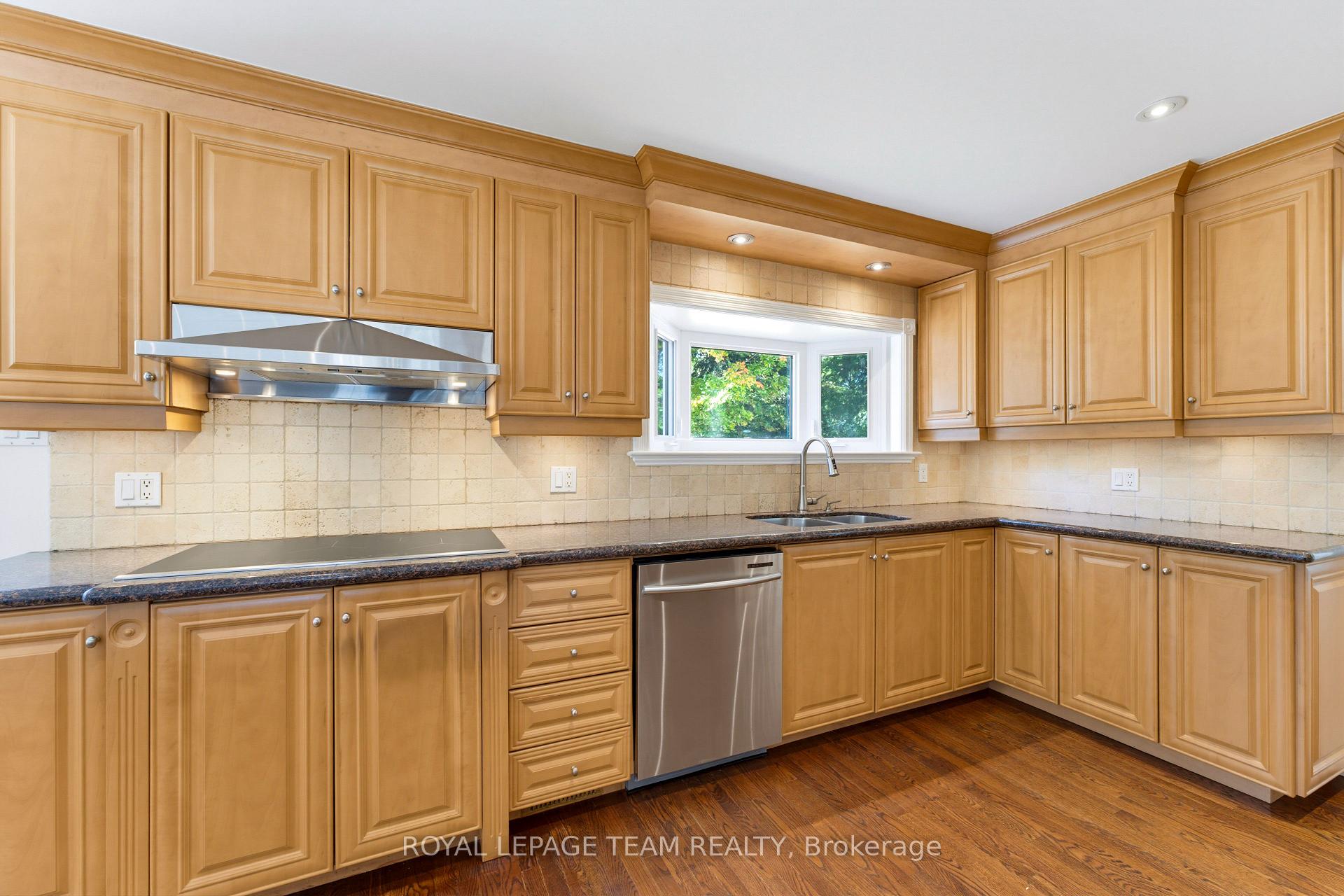 Photo 21 of 35 Mohawk Crescent, Ottawa, Bruce Farm/Graham Park/Qualicum/Bellands — HOMEH
