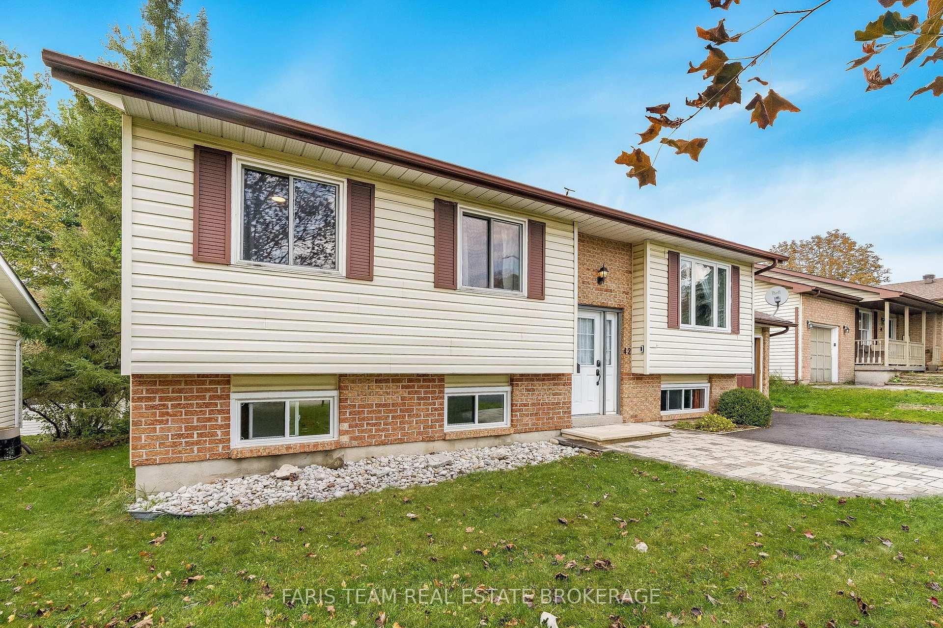 Photo 3 of 42 Dancy Drive, Orillia — HOMEH