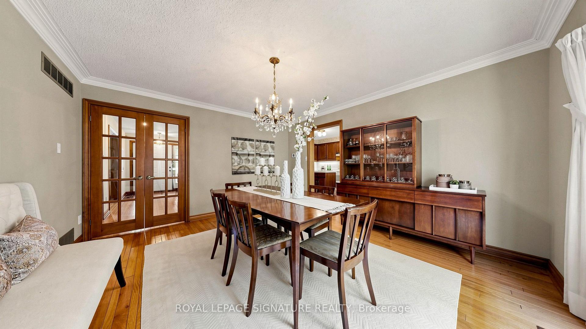Photo 12 of 8 Royal Garden Boulevard, Vaughan, East Woodbridge — HOMEH