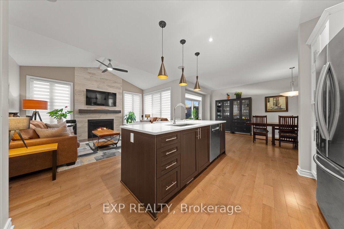 Photo 9 of 328 Serenade Crescent, Ottawa, Riverside South/Gloucester Glen — HOMEH